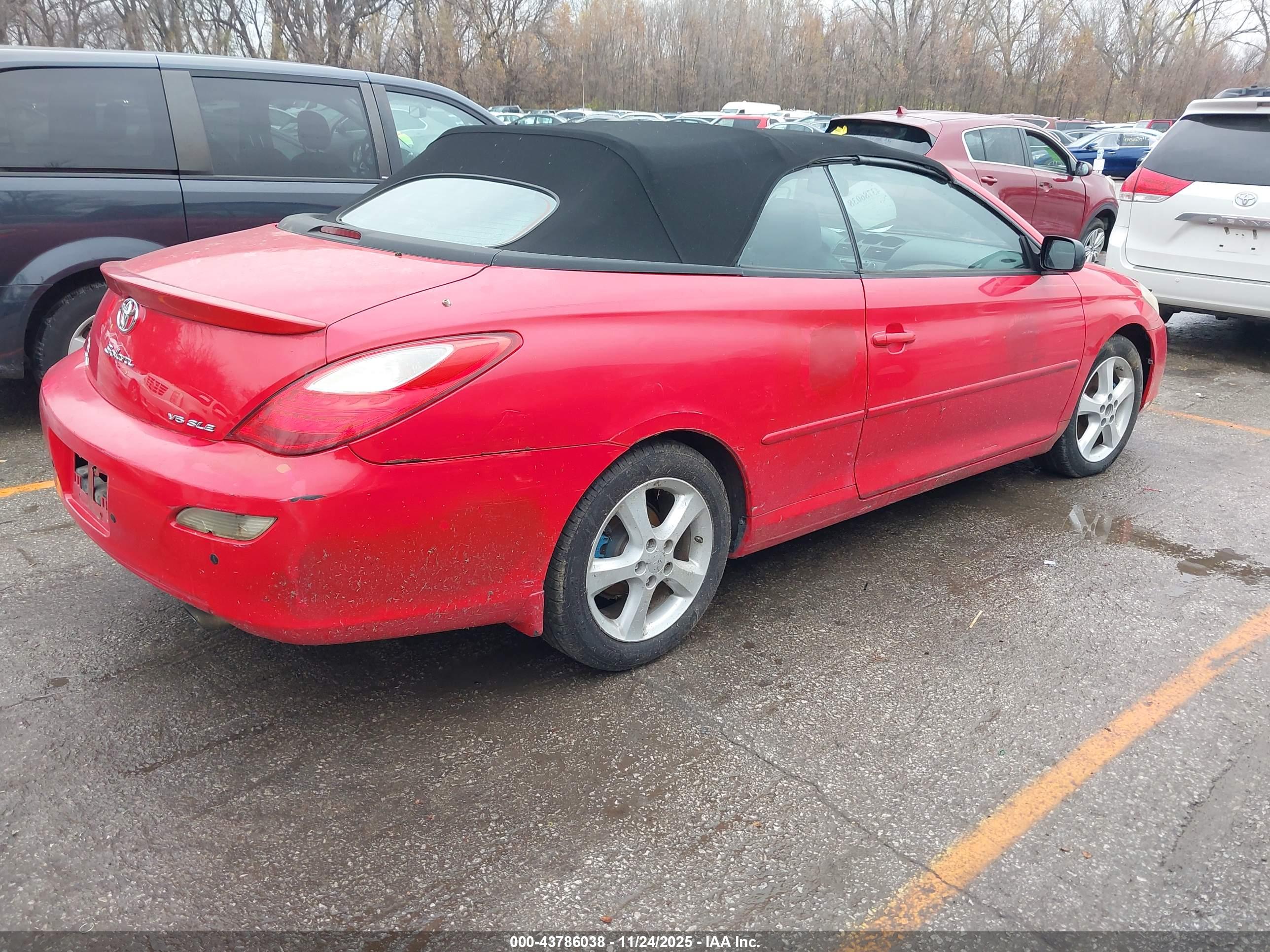 TOYOTA CAMRY image 4