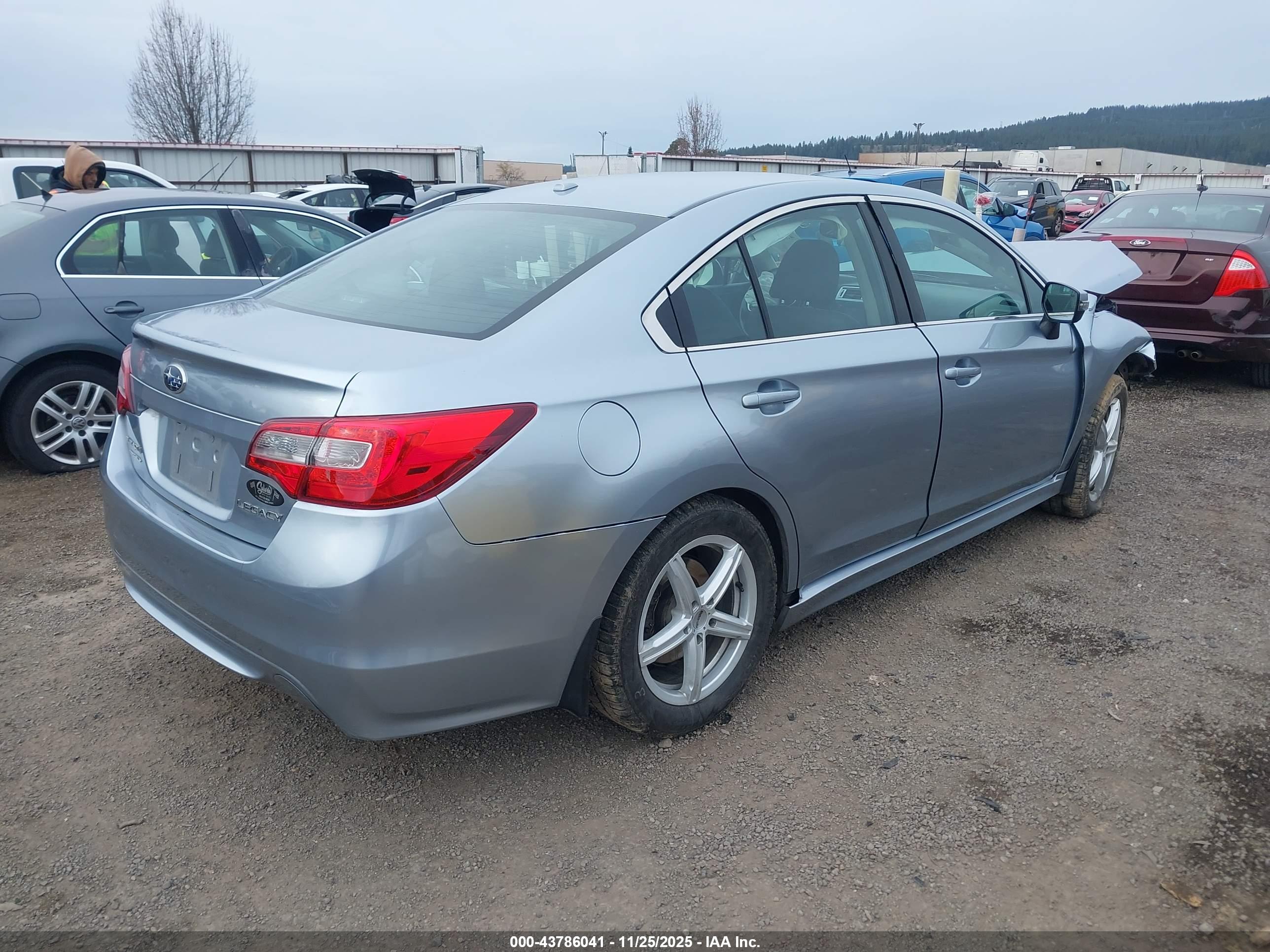 SUBARU LEGACY image 4