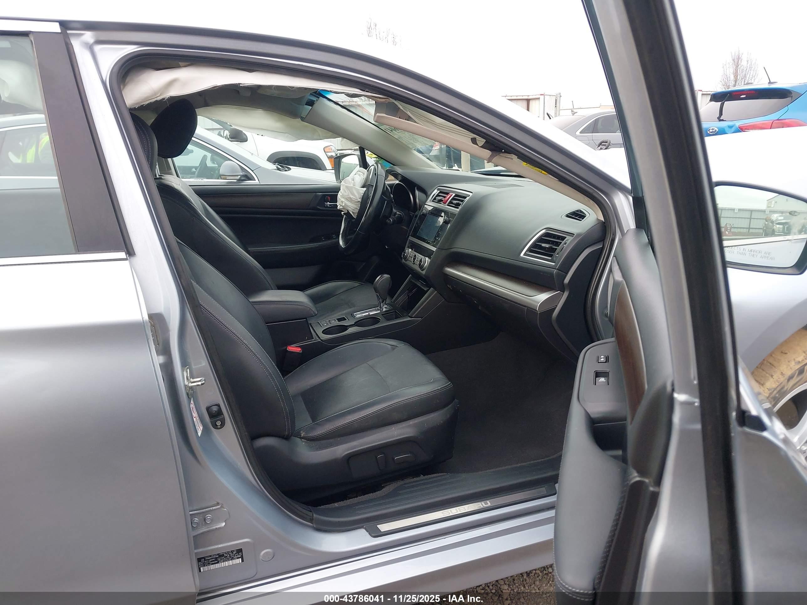 SUBARU LEGACY image 5