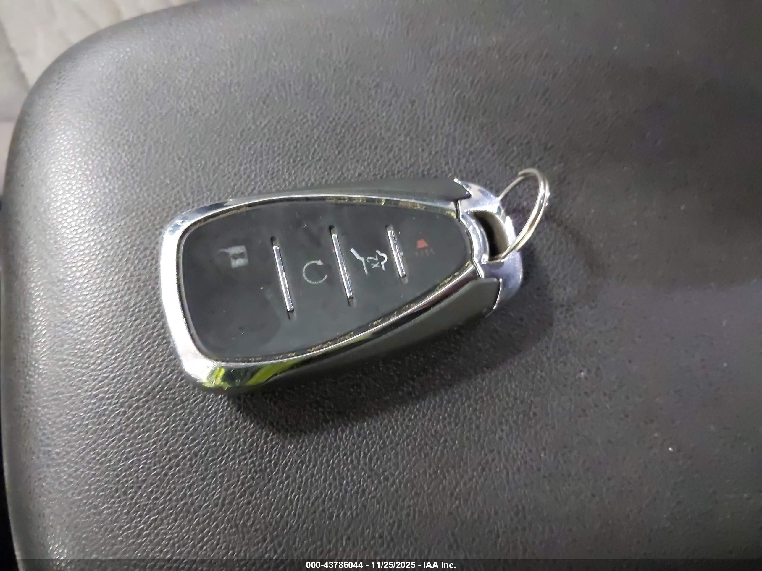 CHEVROLET EQUINOX image 11