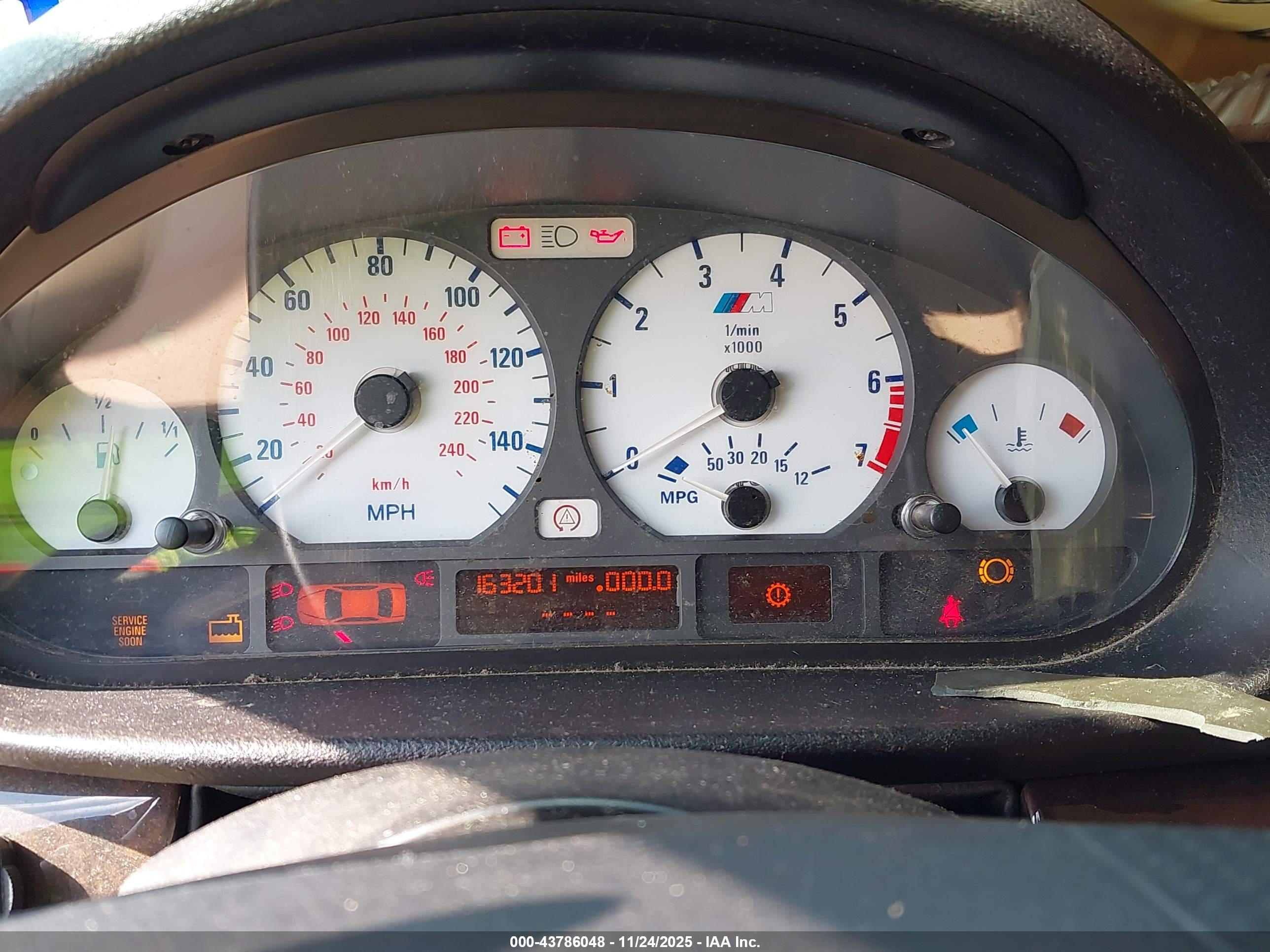 BMW 325I image 7