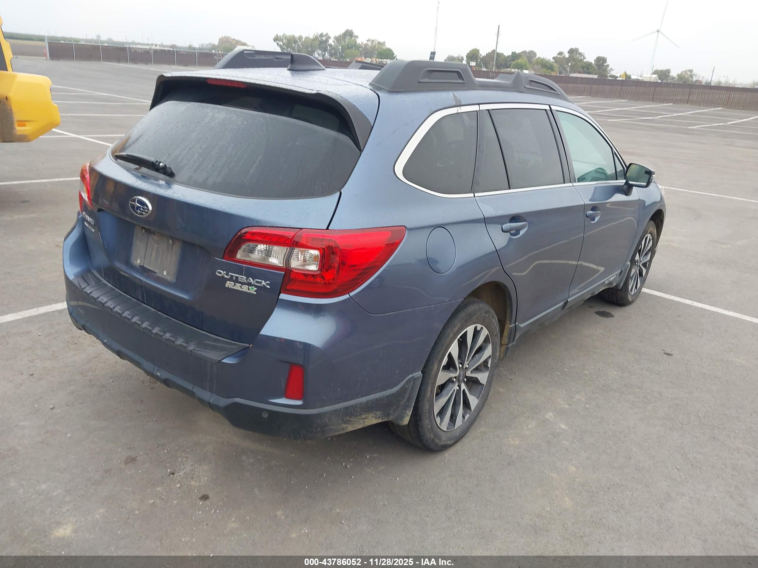 SUBARU OUTBACK image 4