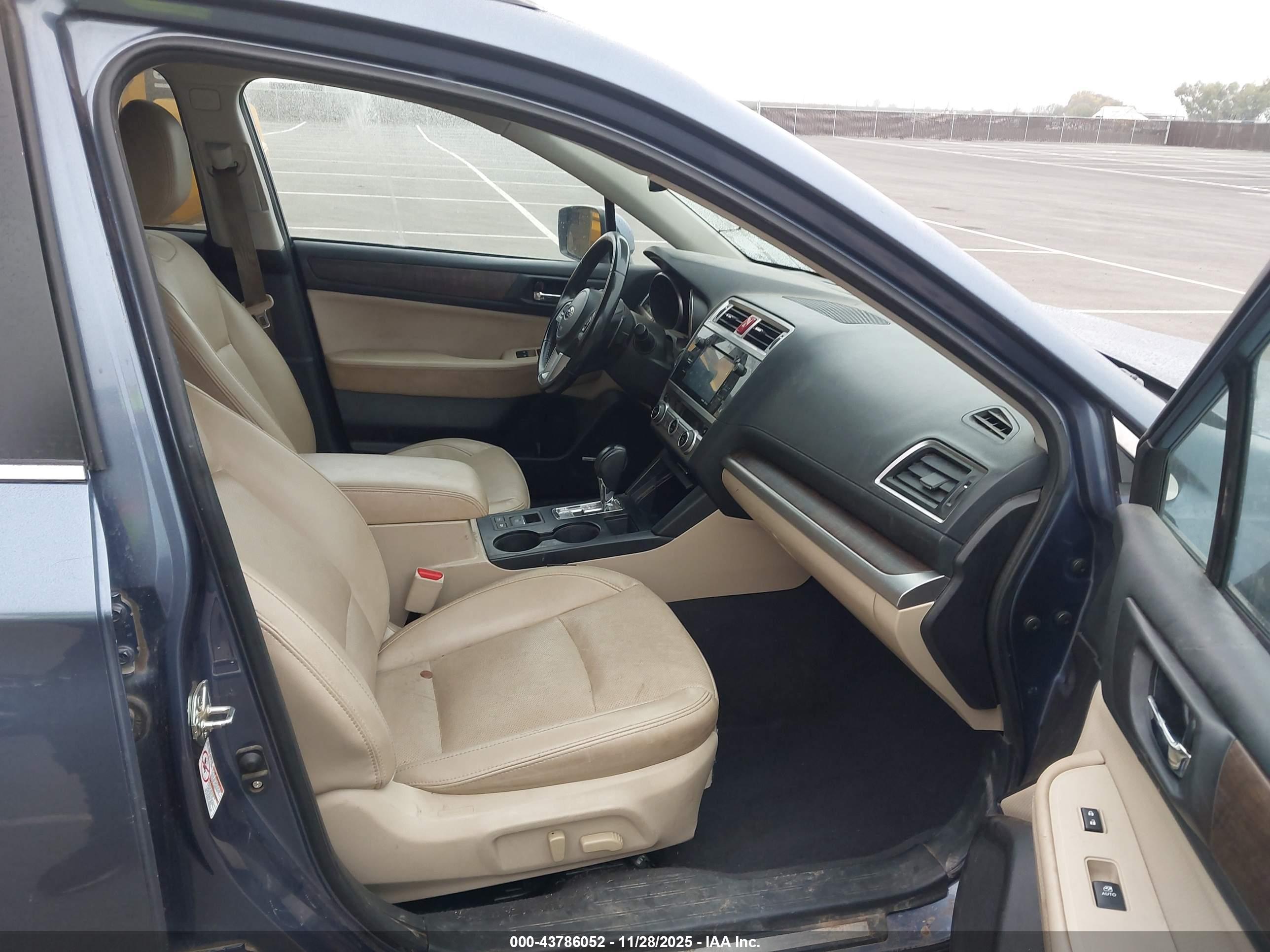 SUBARU OUTBACK image 5