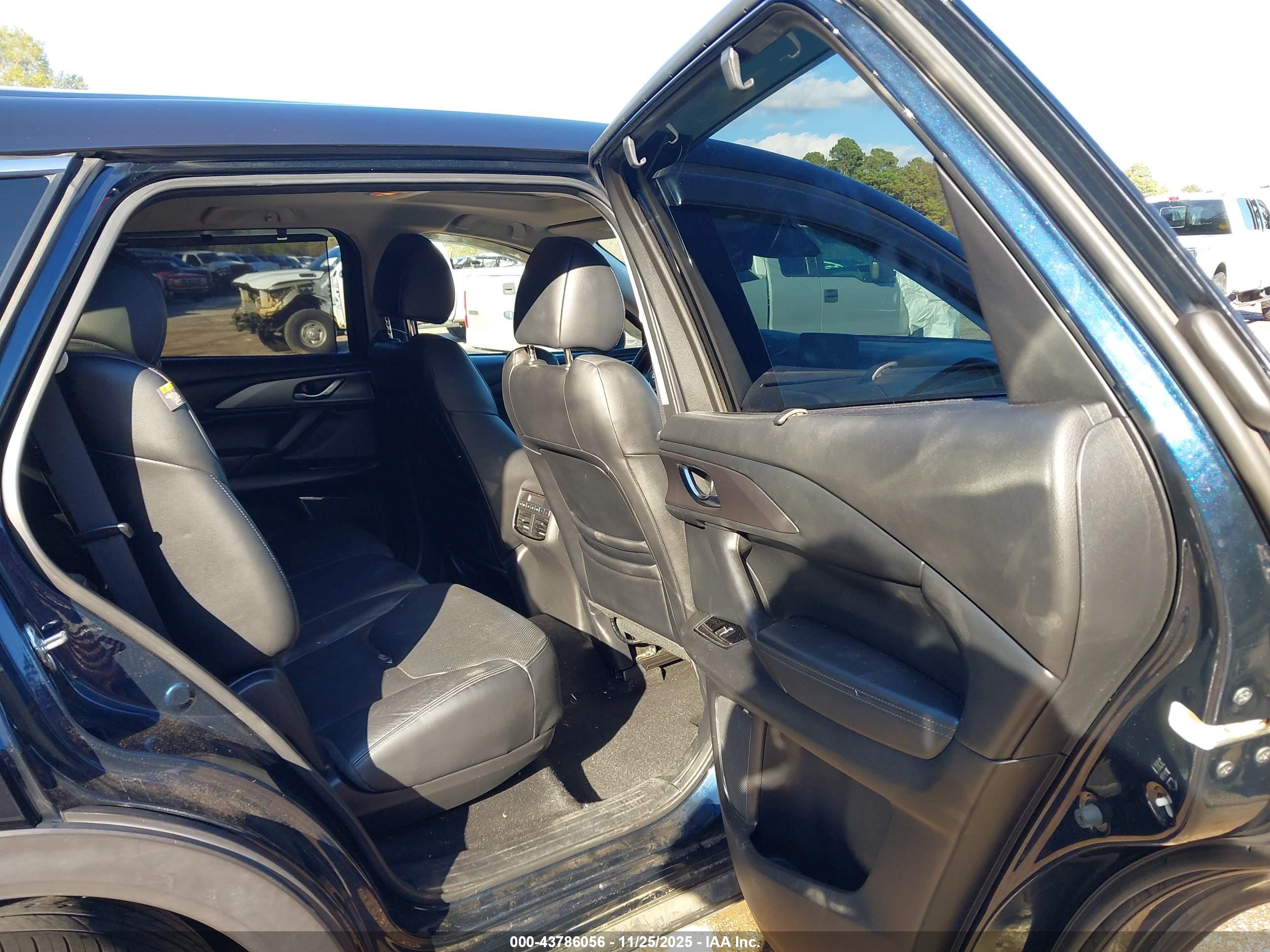 MAZDA CX-9 image 8