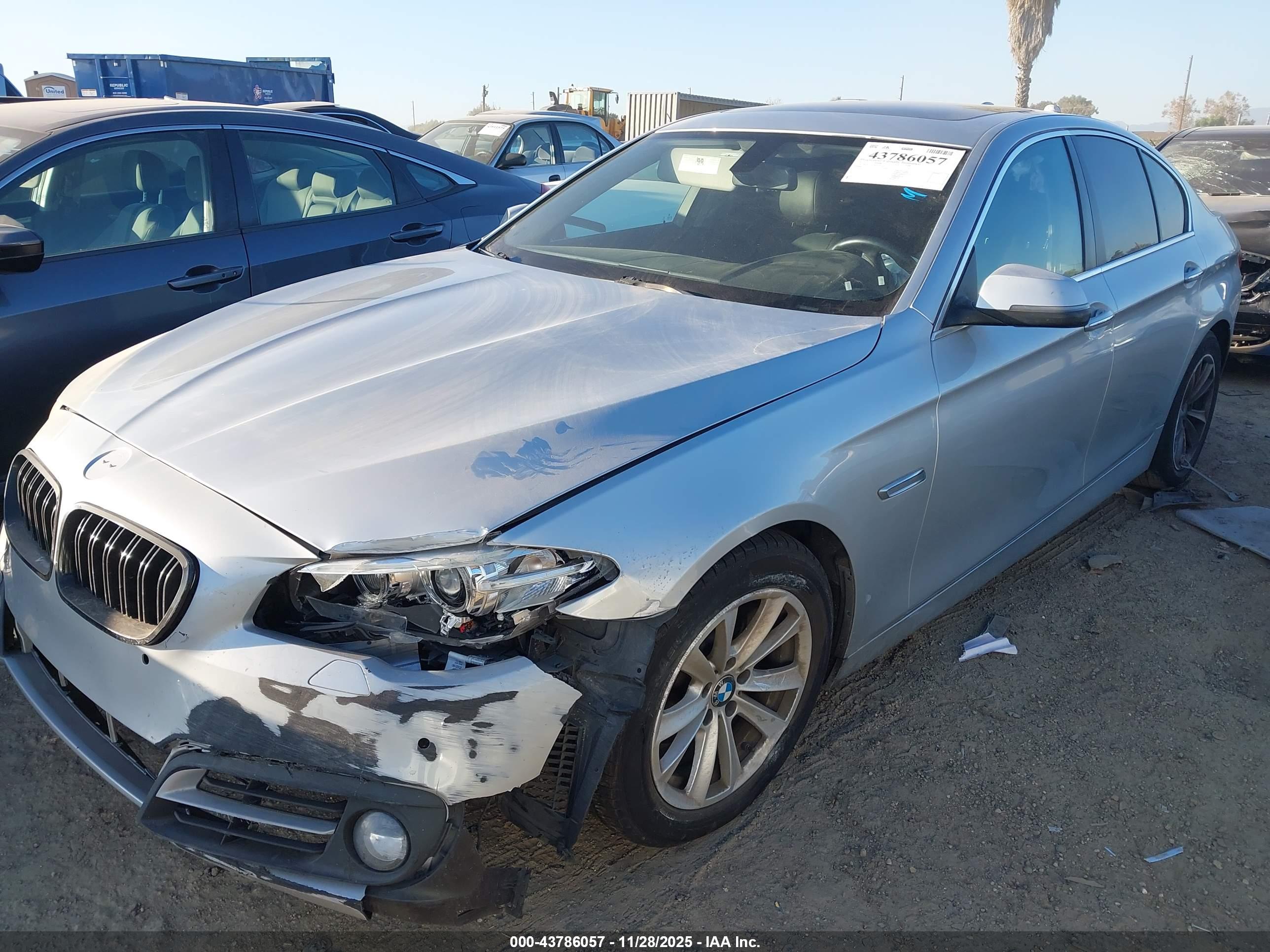 BMW 528I image 2