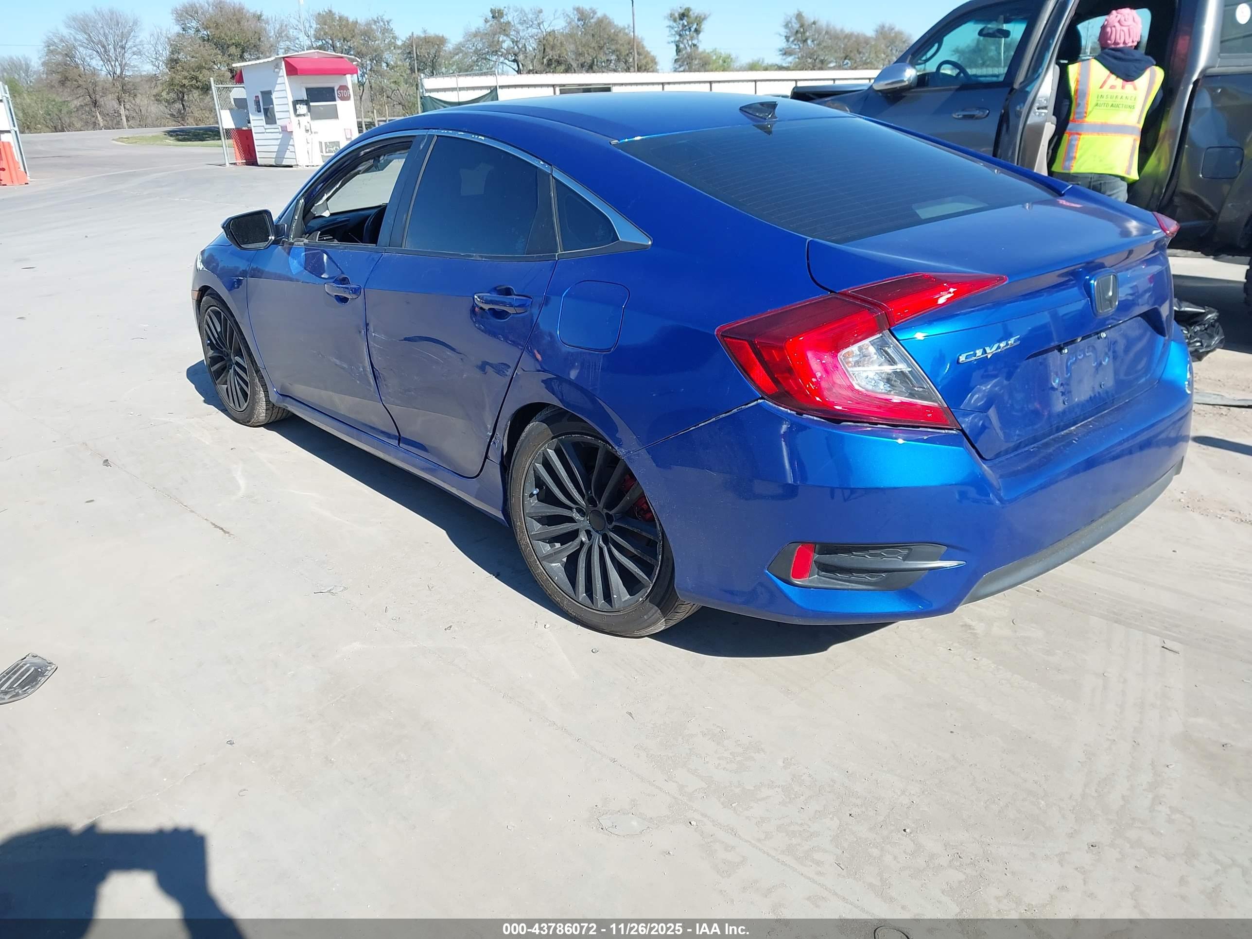 HONDA CIVIC image 3