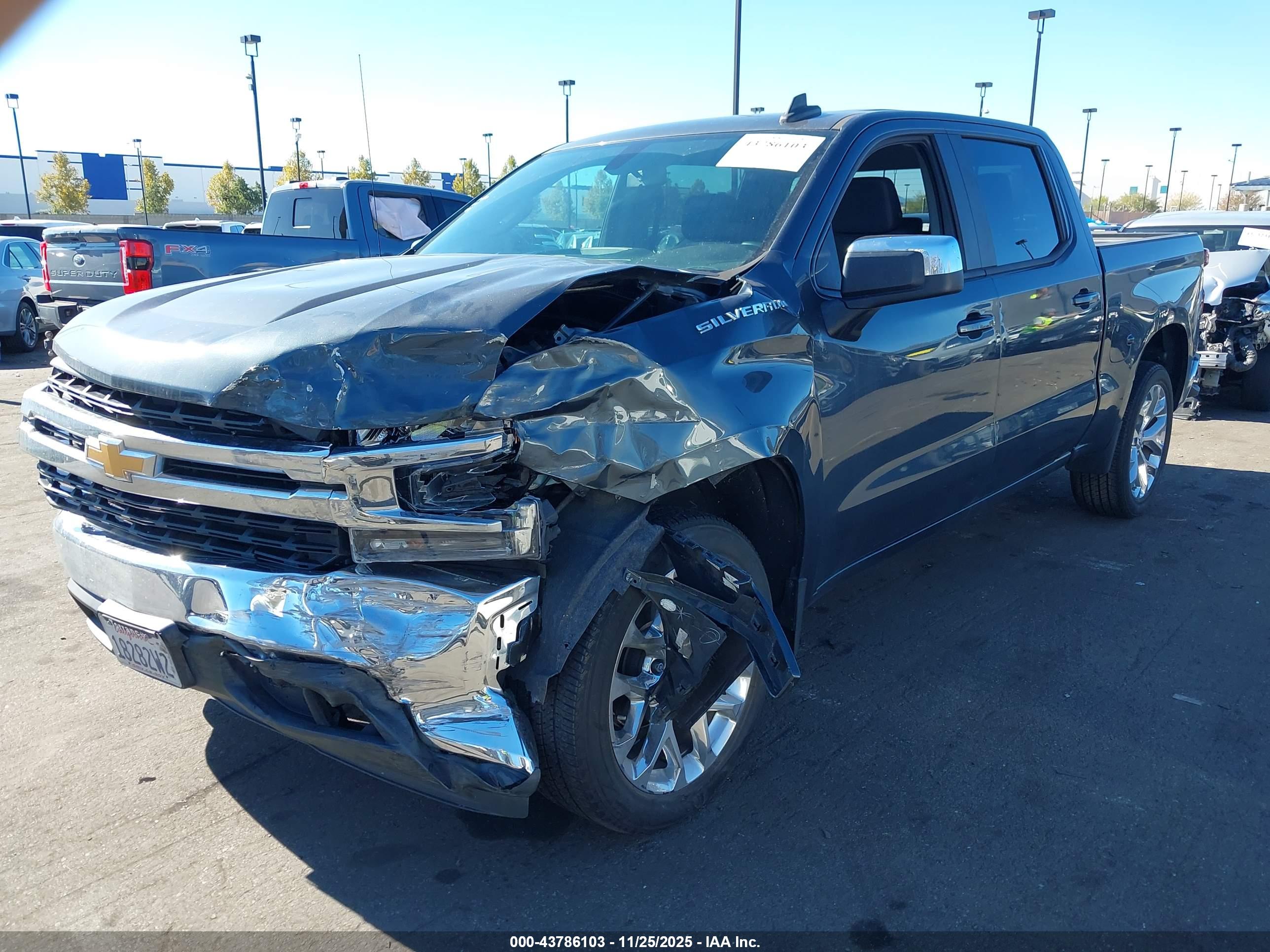 CHEVROLET SILVERADO image 2
