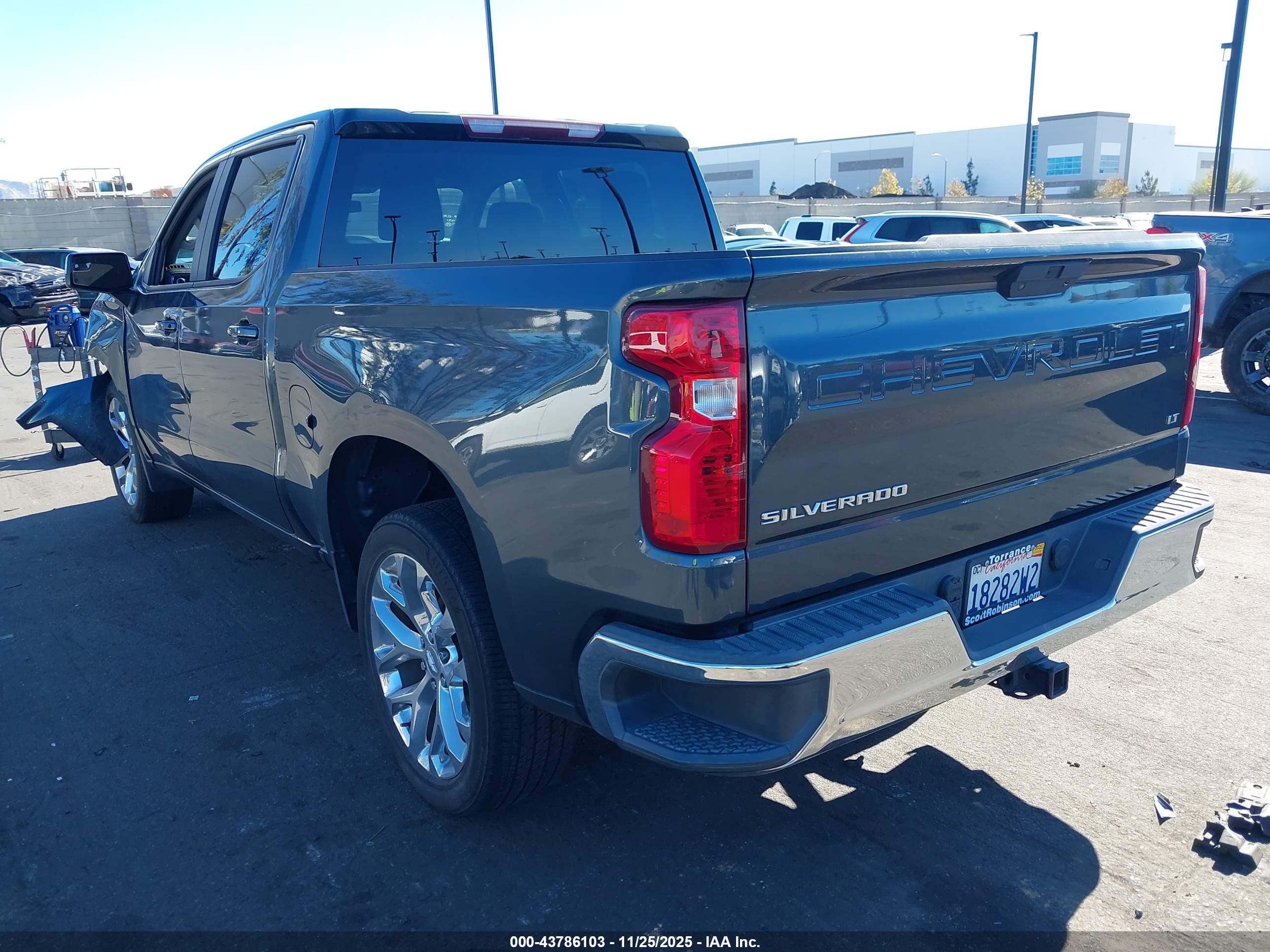 CHEVROLET SILVERADO image 3