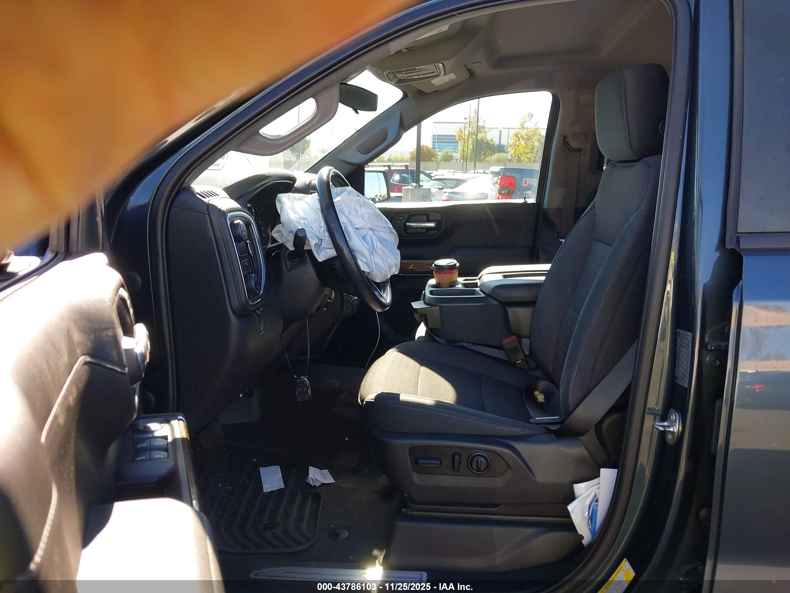 CHEVROLET SILVERADO image 5