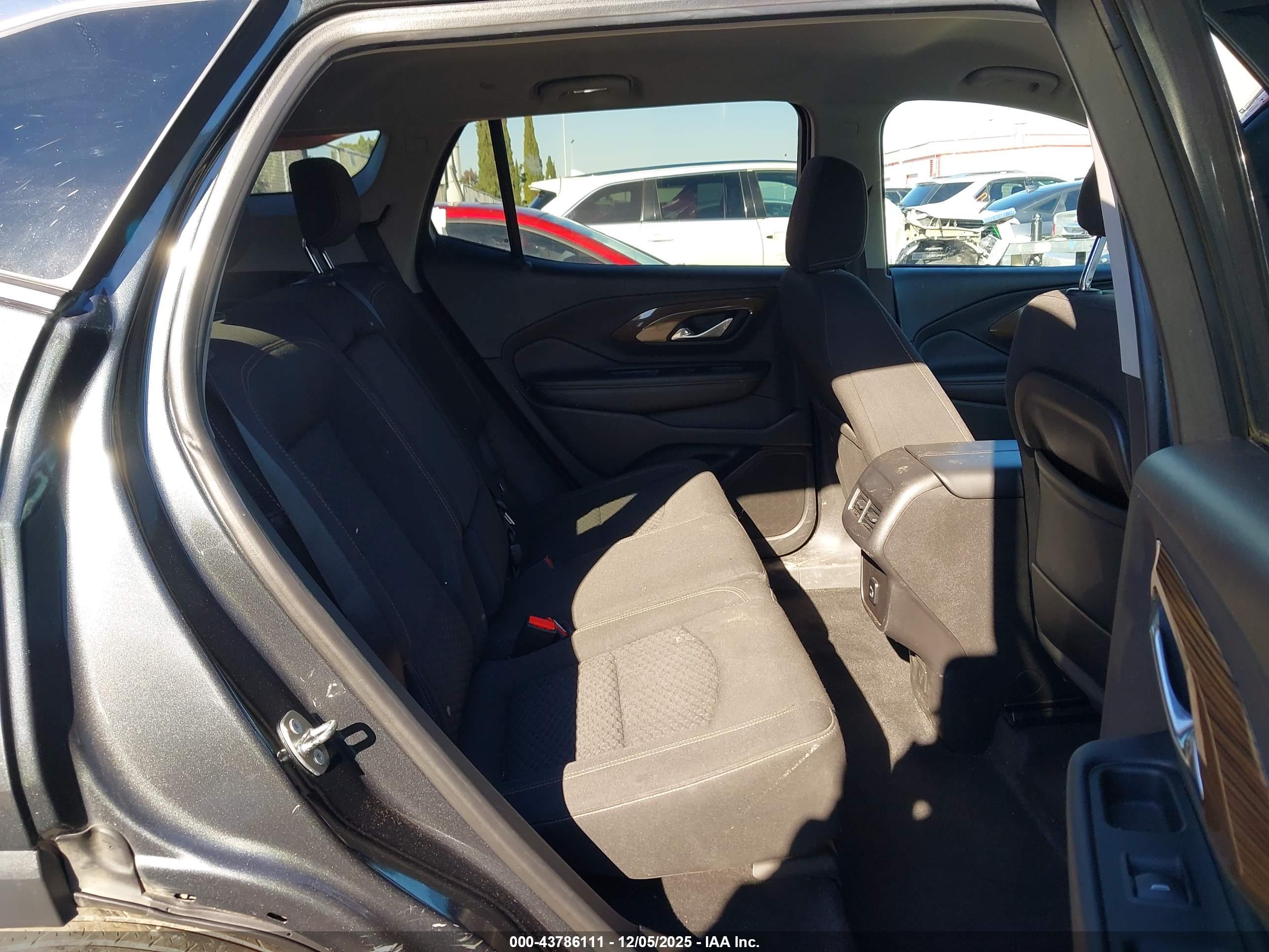 GMC TERRAIN image 8