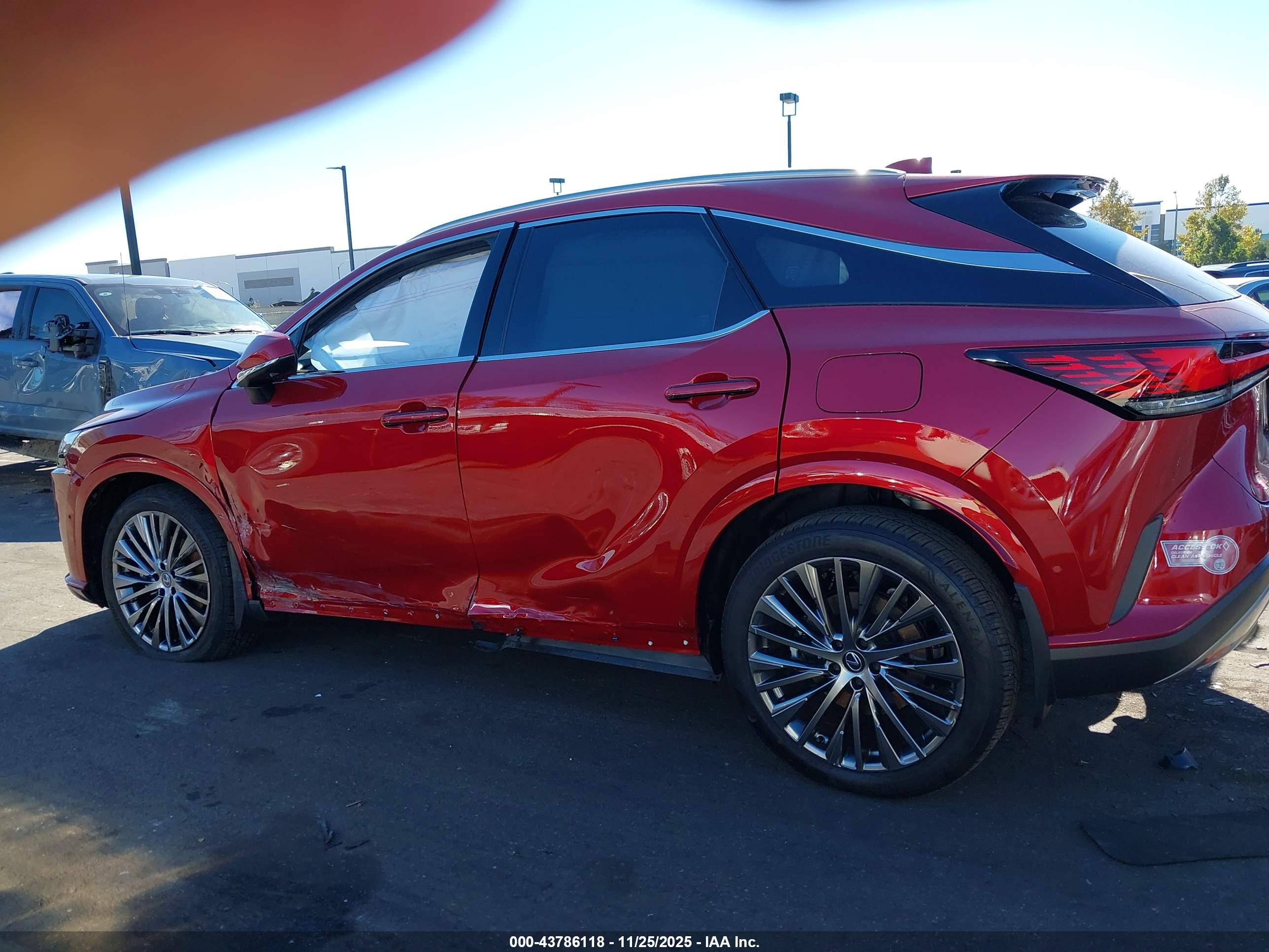 LEXUS RX image 6