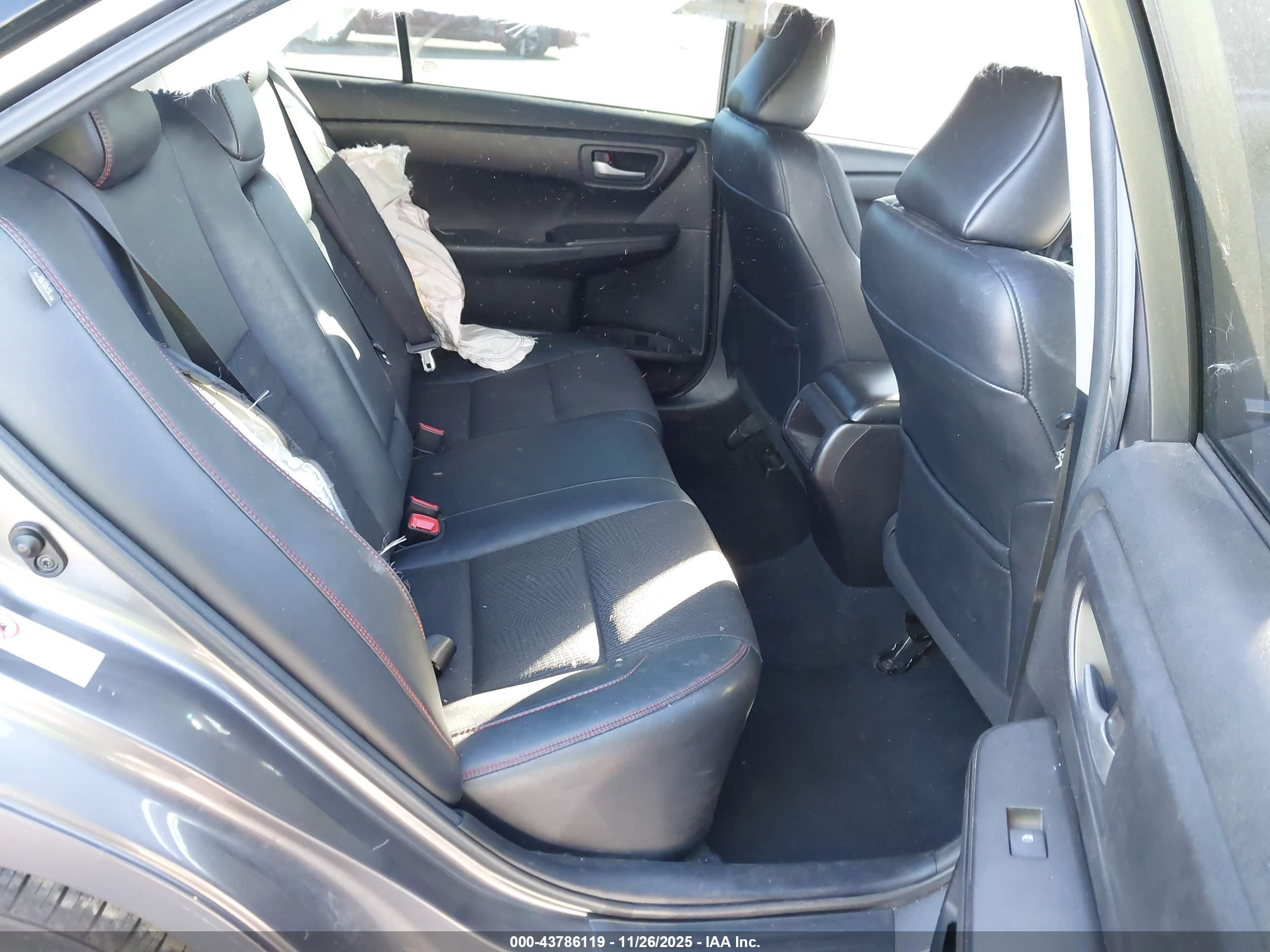 TOYOTA CAMRY image 8