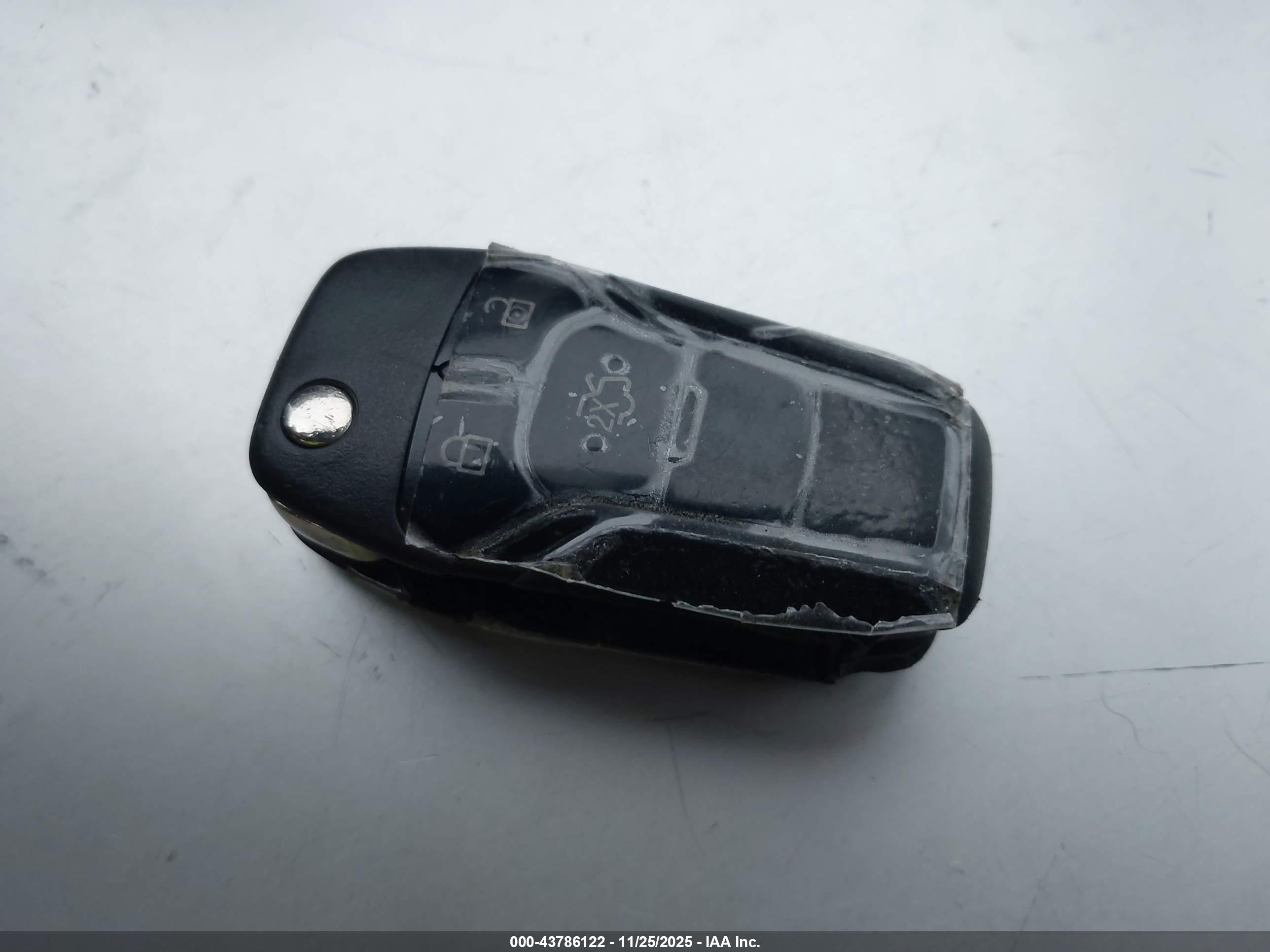 FORD FUSION image 11