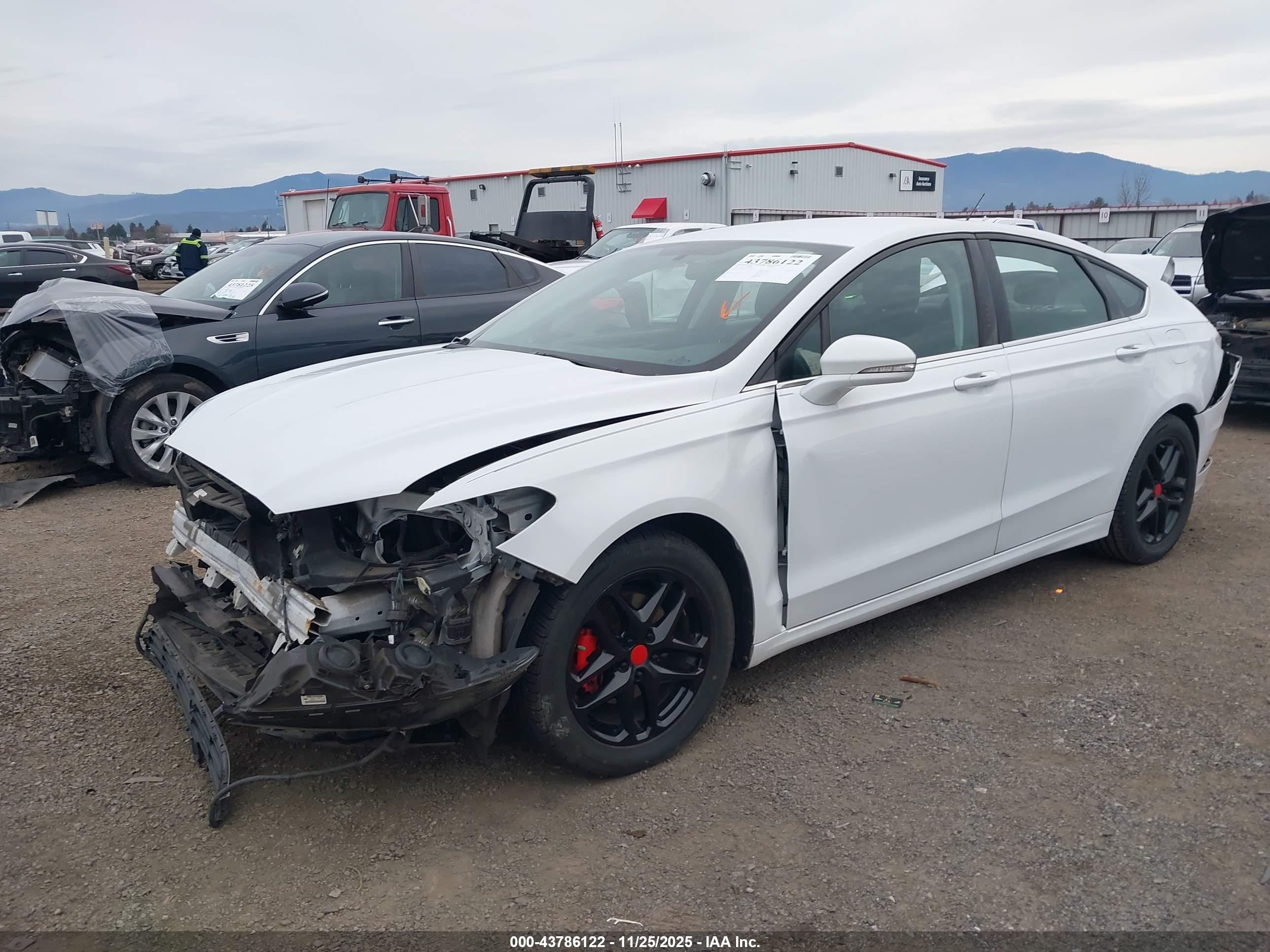 FORD FUSION image 2