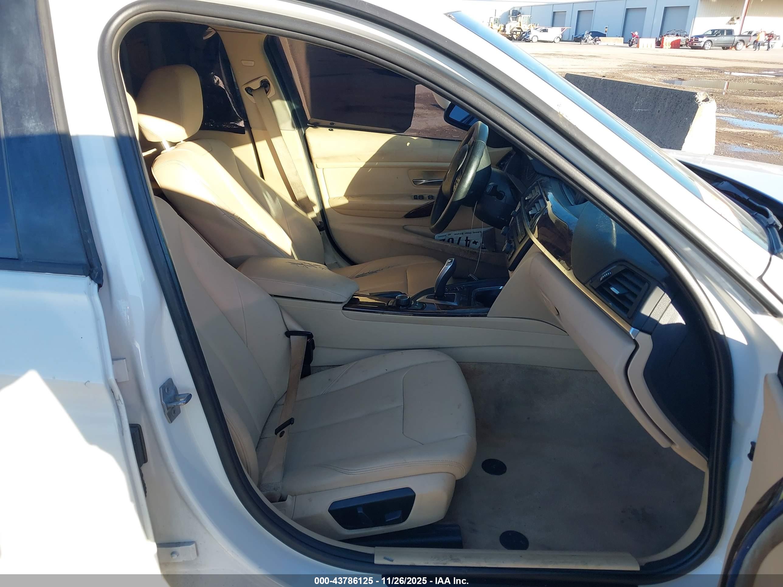 BMW 328I image 5