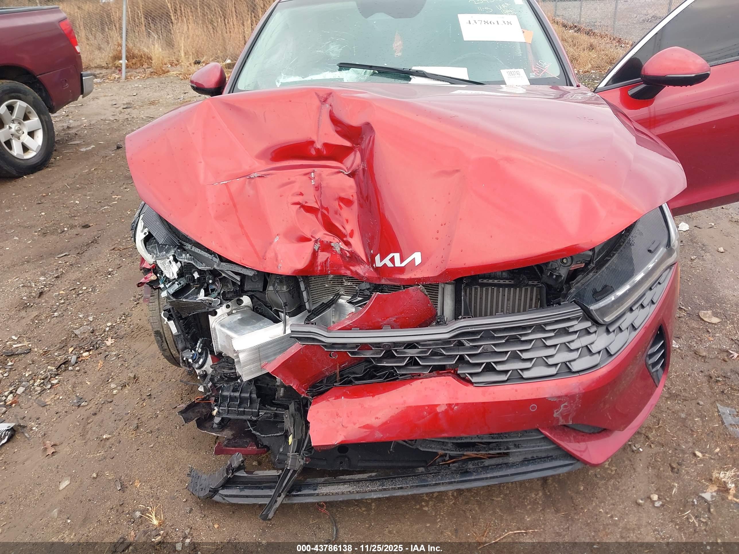 KIA K5 image 6