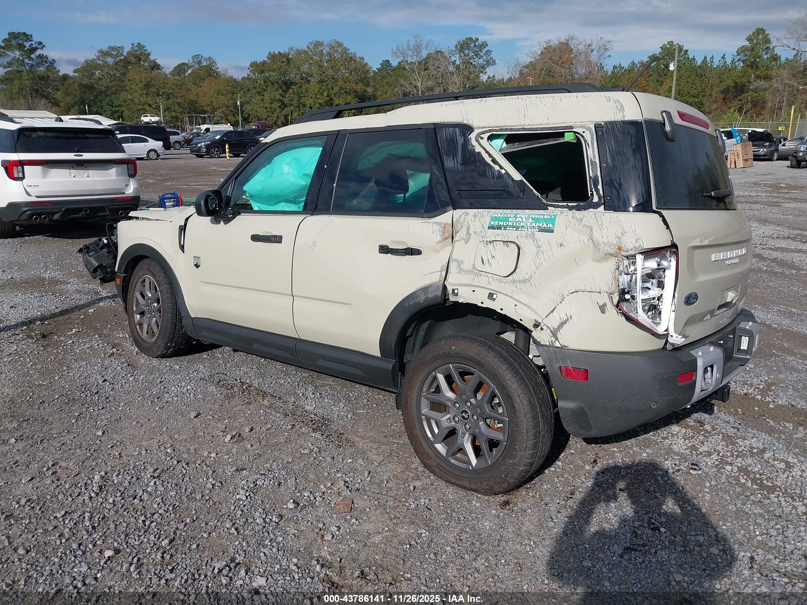 FORD BRONCO image 3