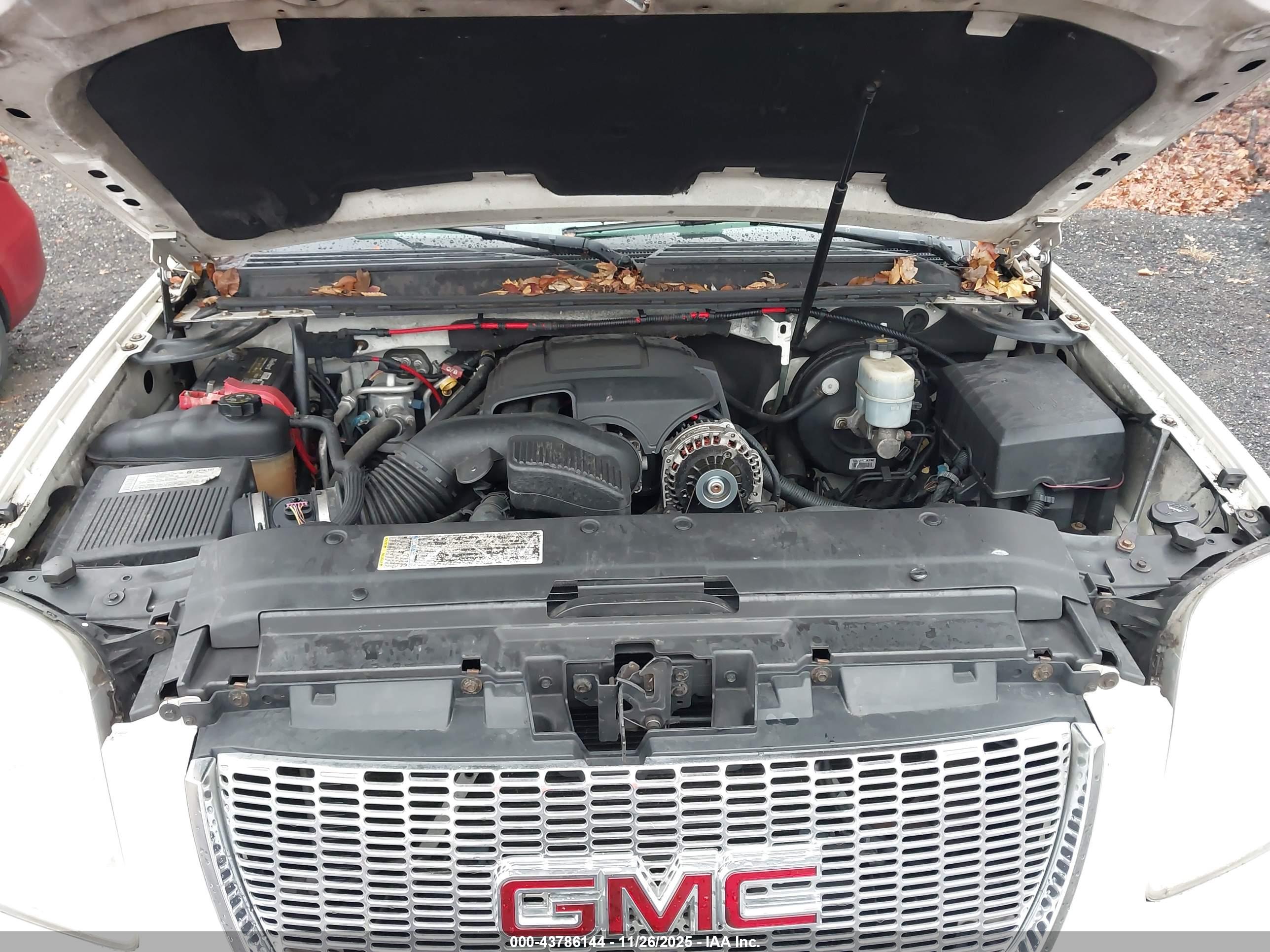 GMC YUKON image 10