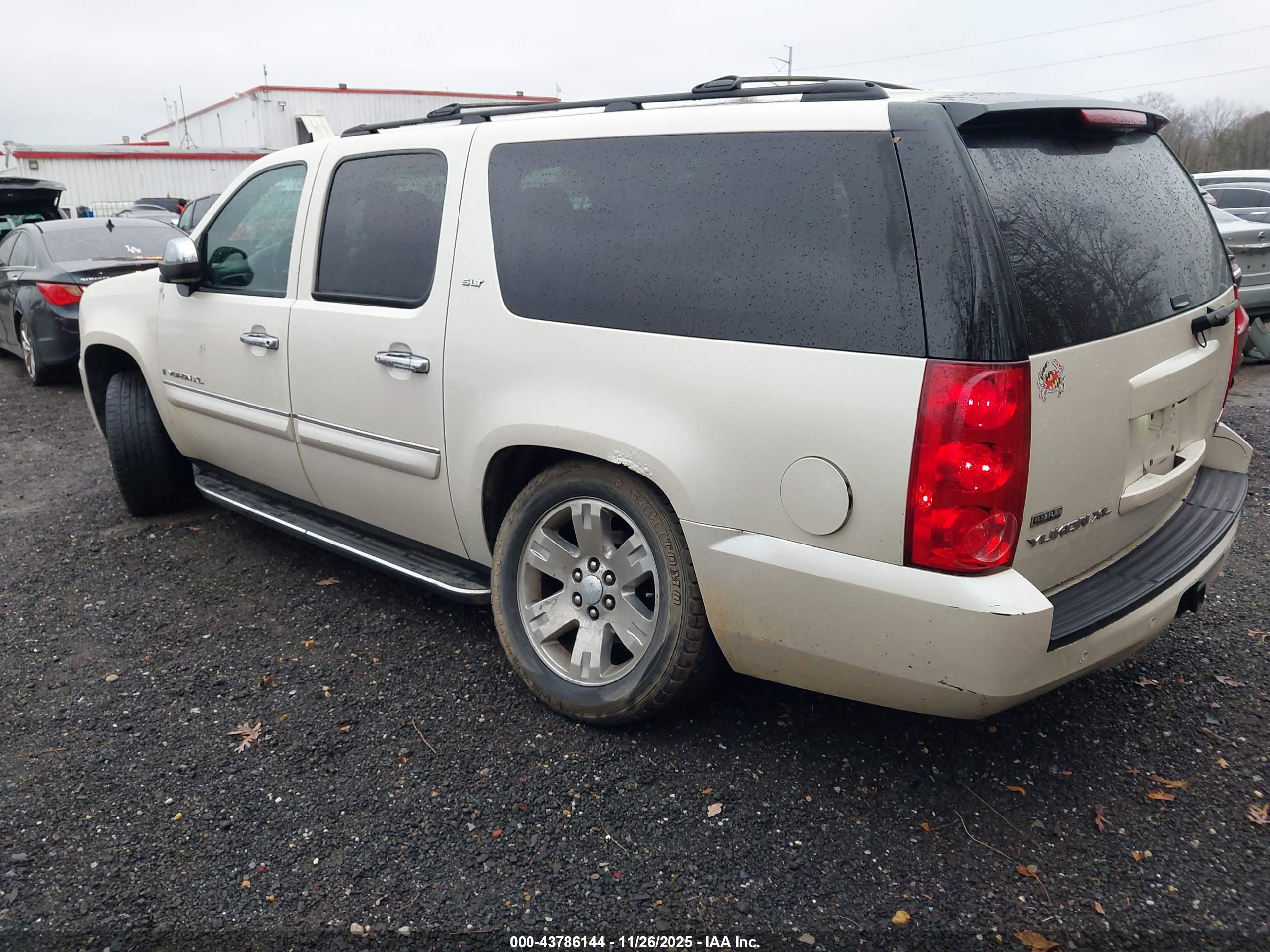 GMC YUKON image 3