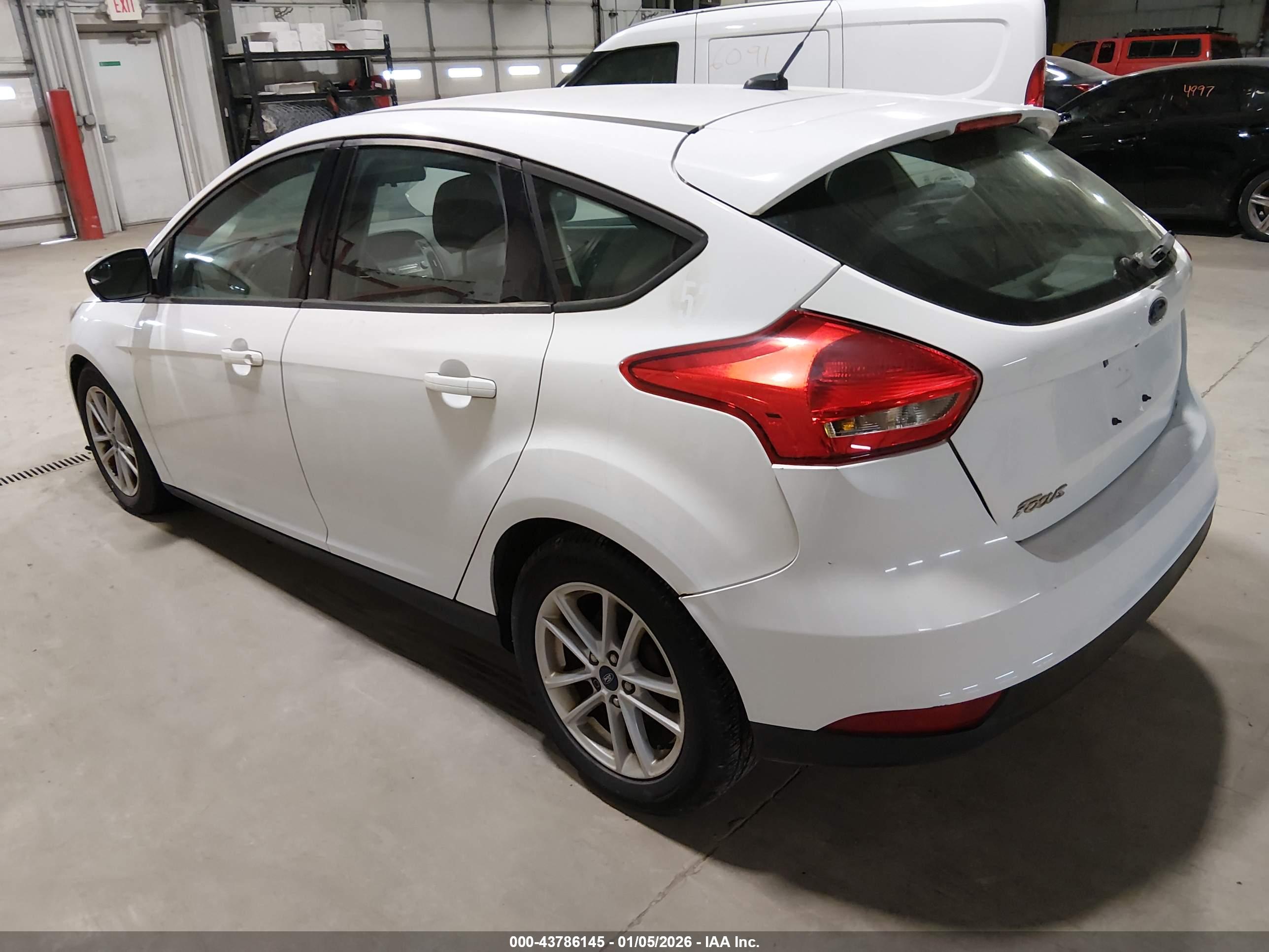 FORD FOCUS image 3
