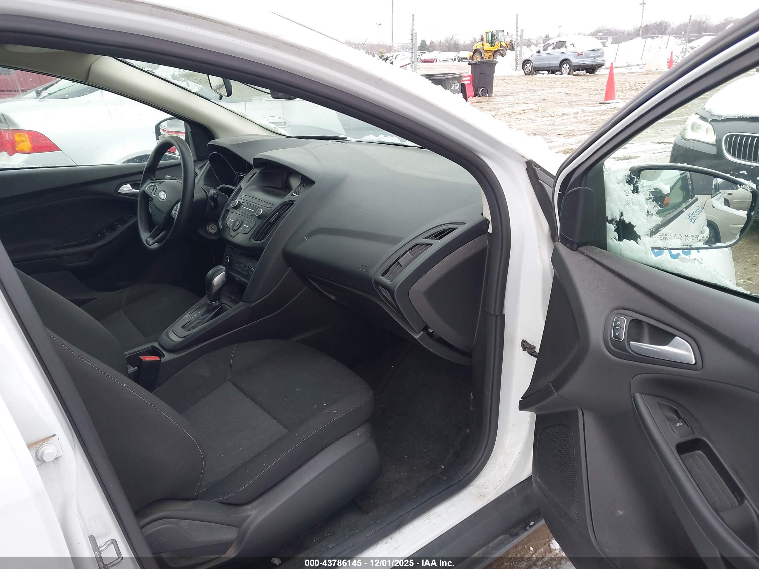 FORD FOCUS image 5