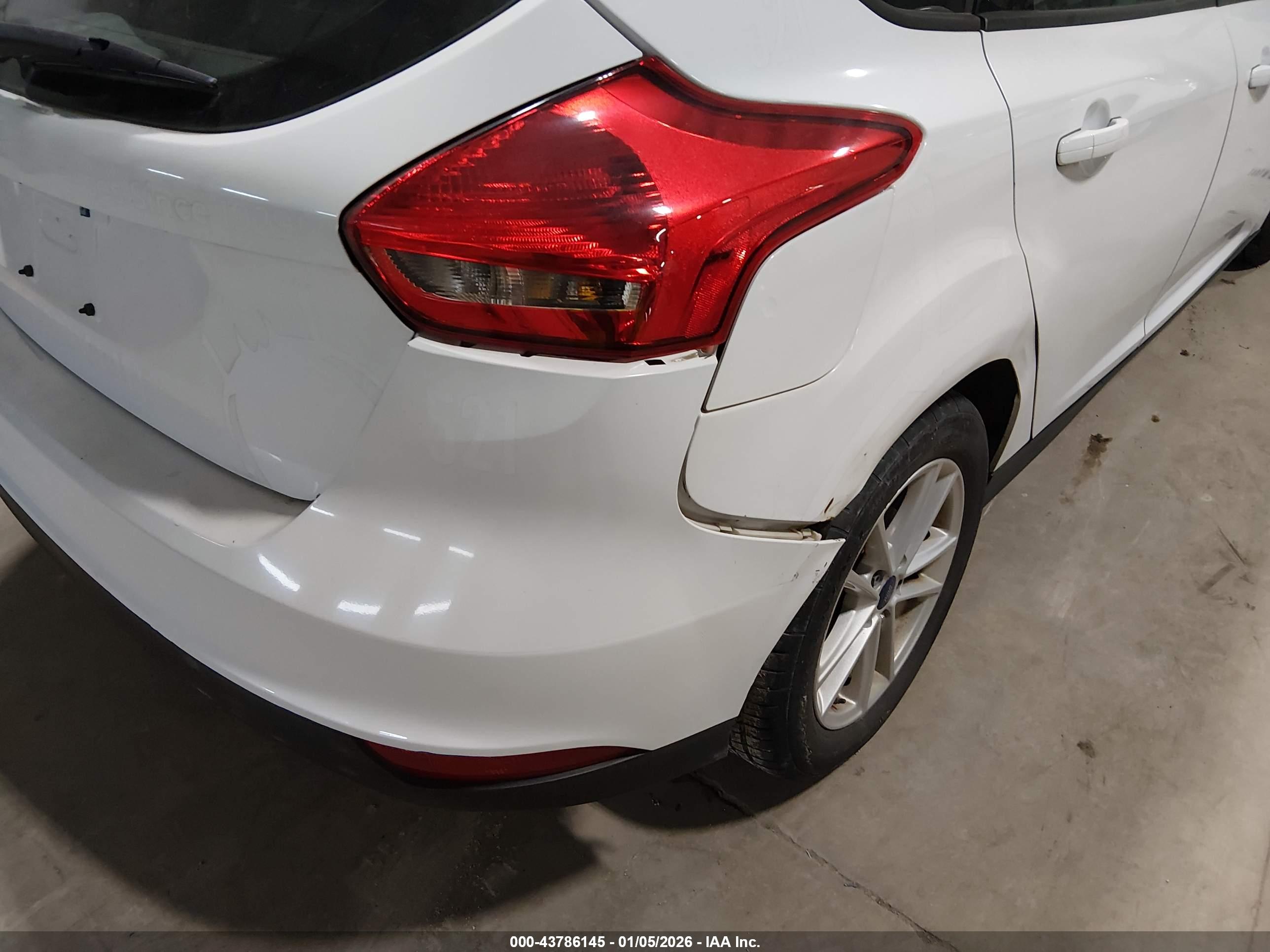 FORD FOCUS image 6