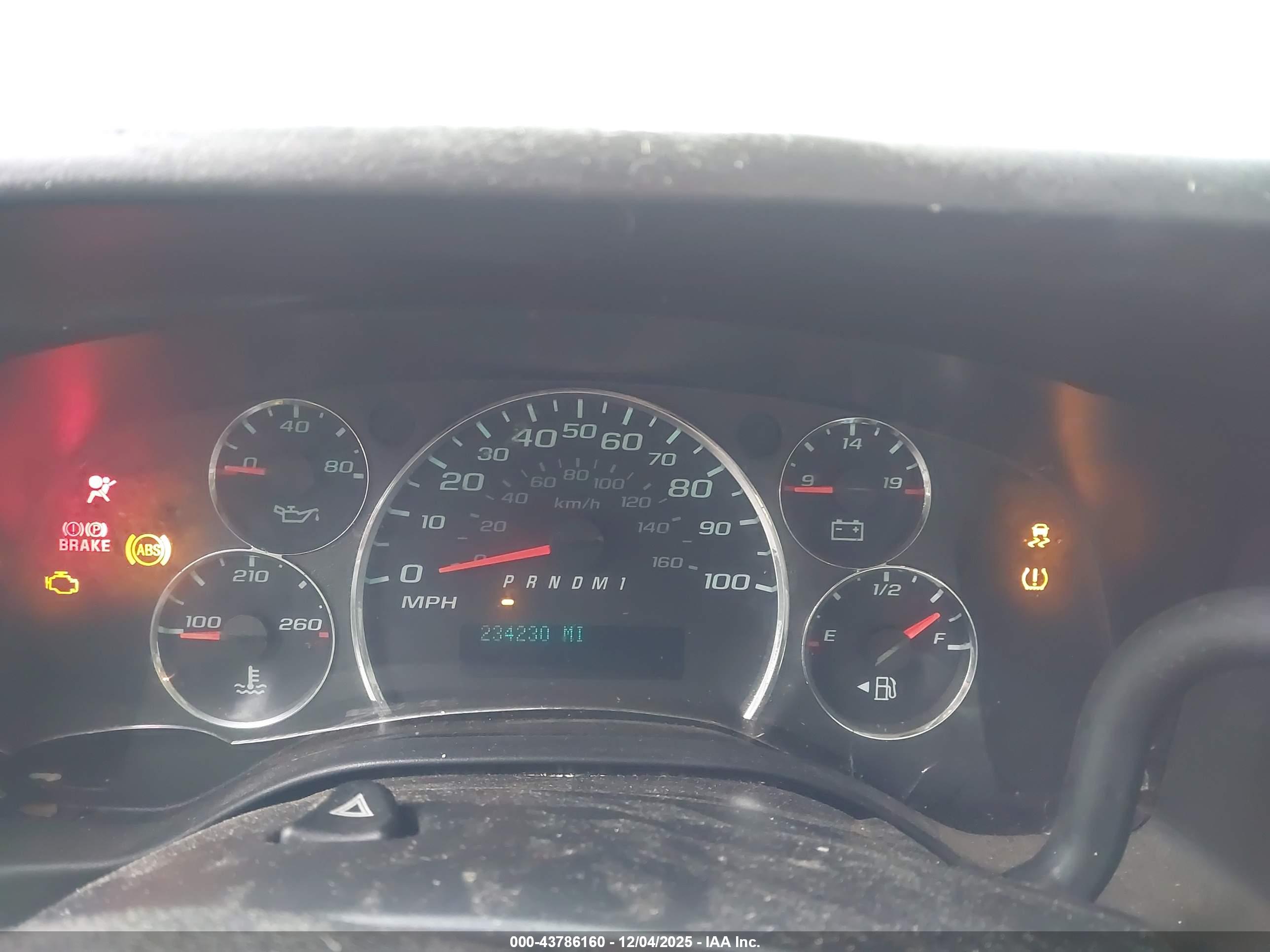 CHEVROLET EXPRESS image 7