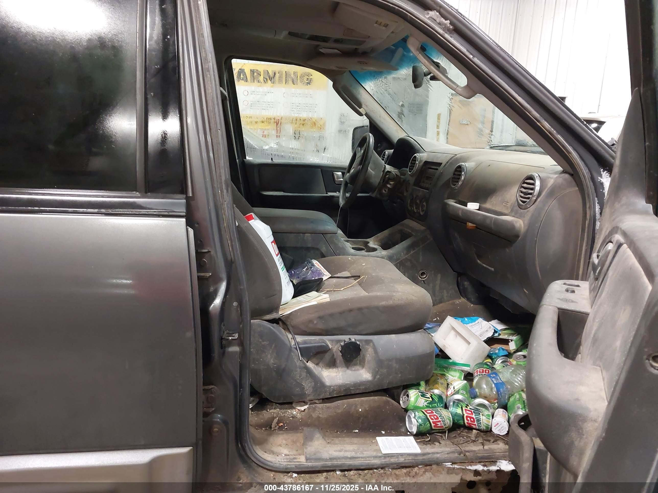 FORD EXPEDITION image 5