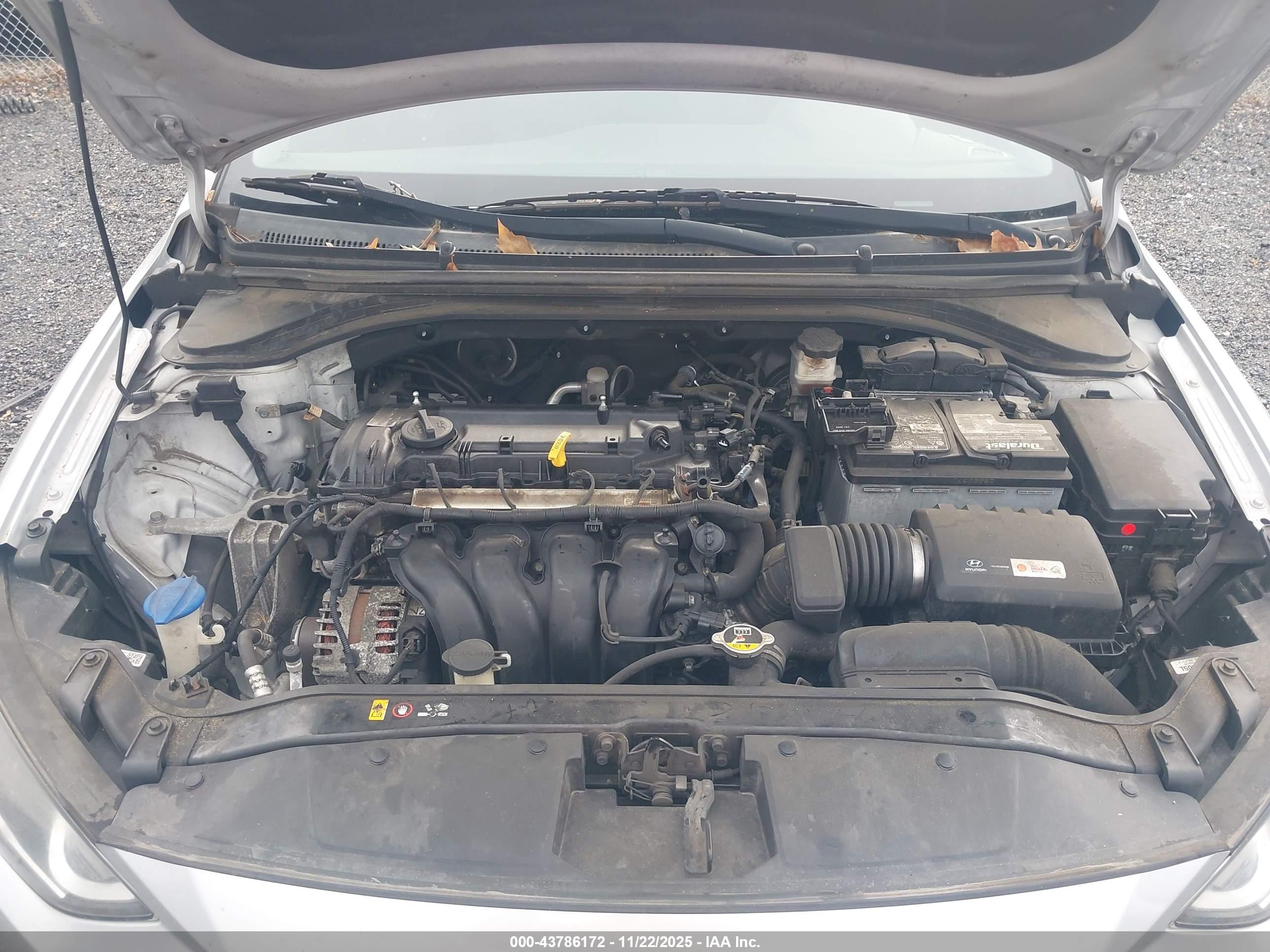 HYUNDAI ELANTRA image 10