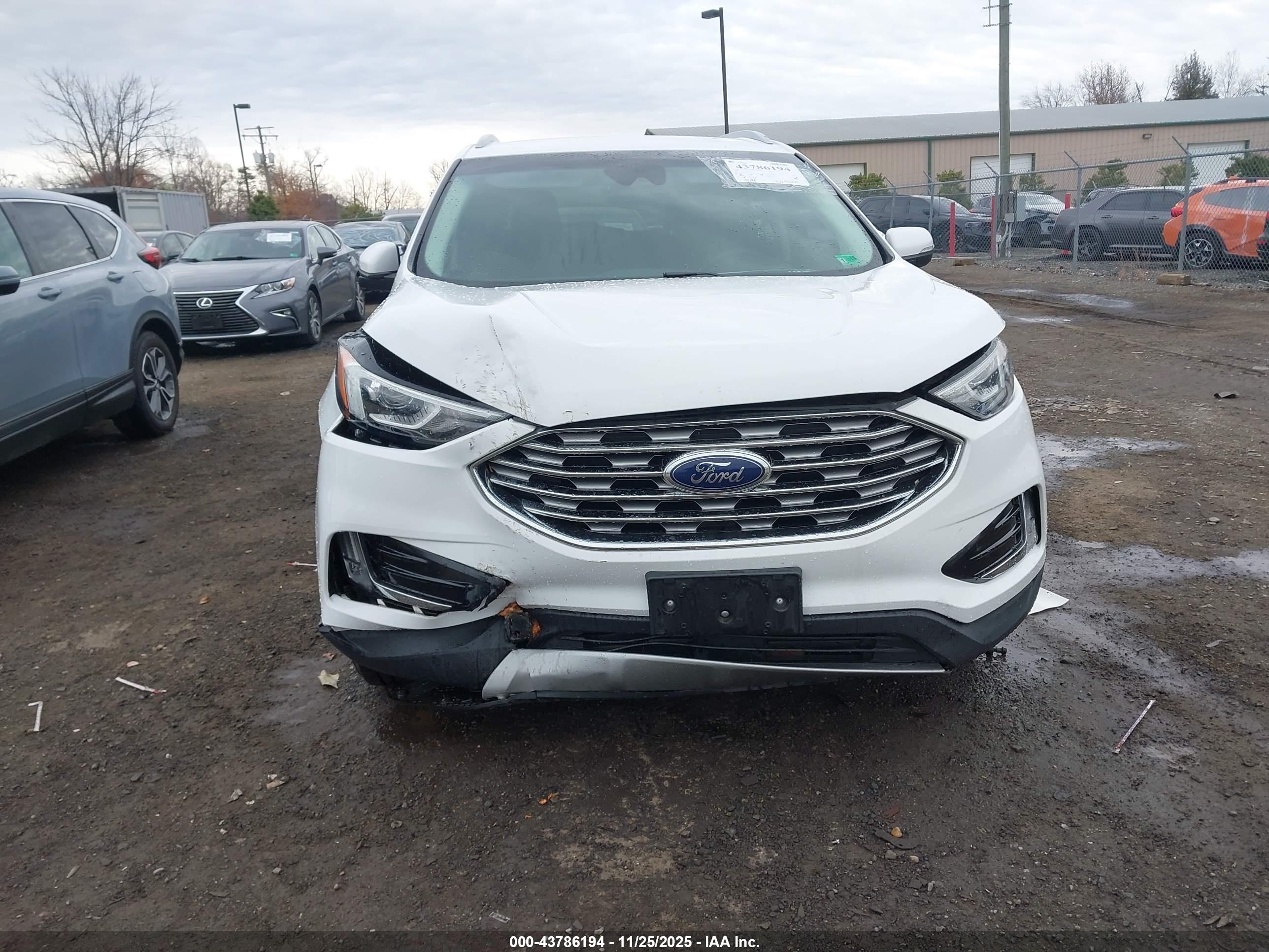 FORD EDGE image 6