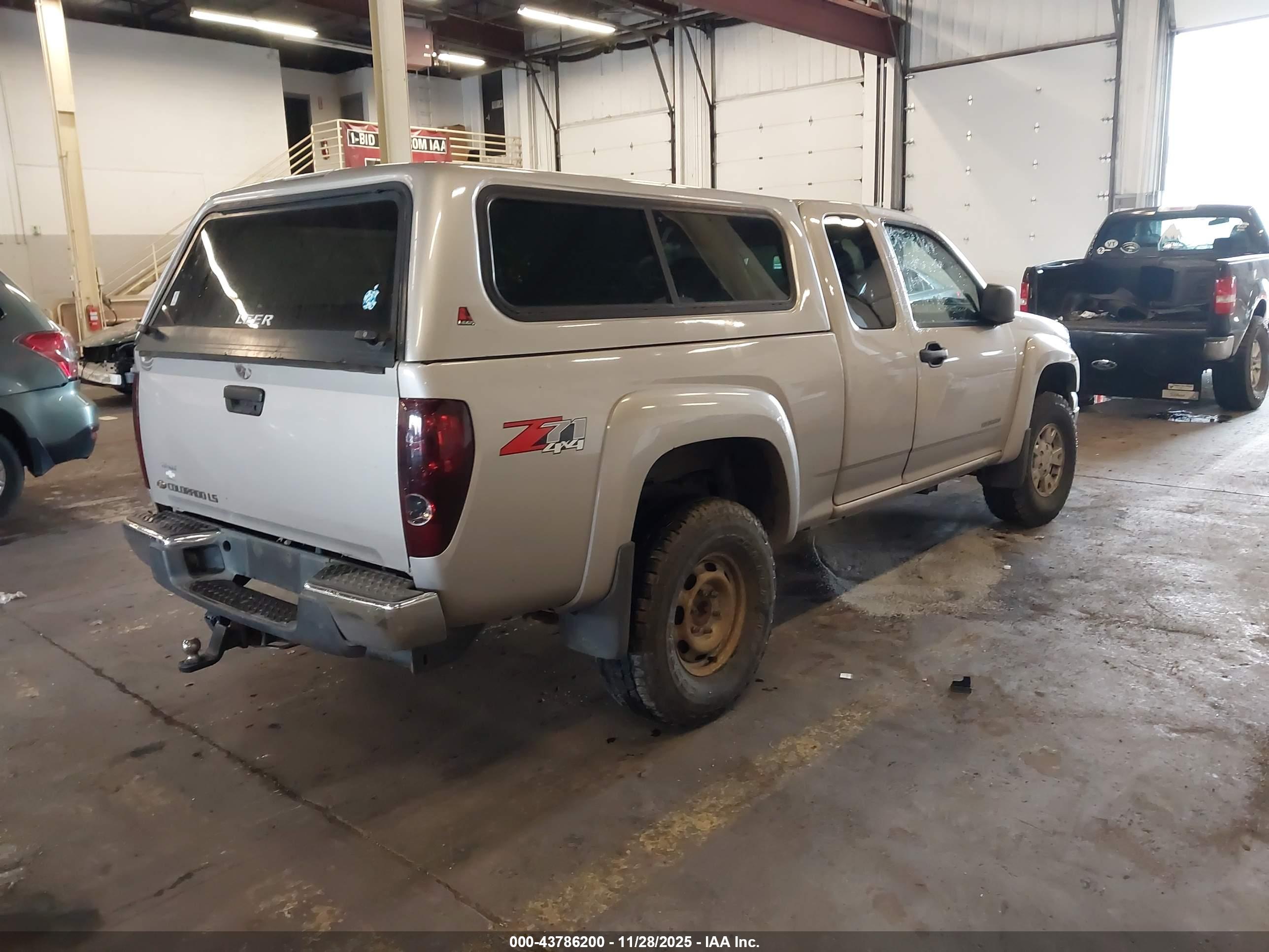 CHEVROLET COLORADO image 4
