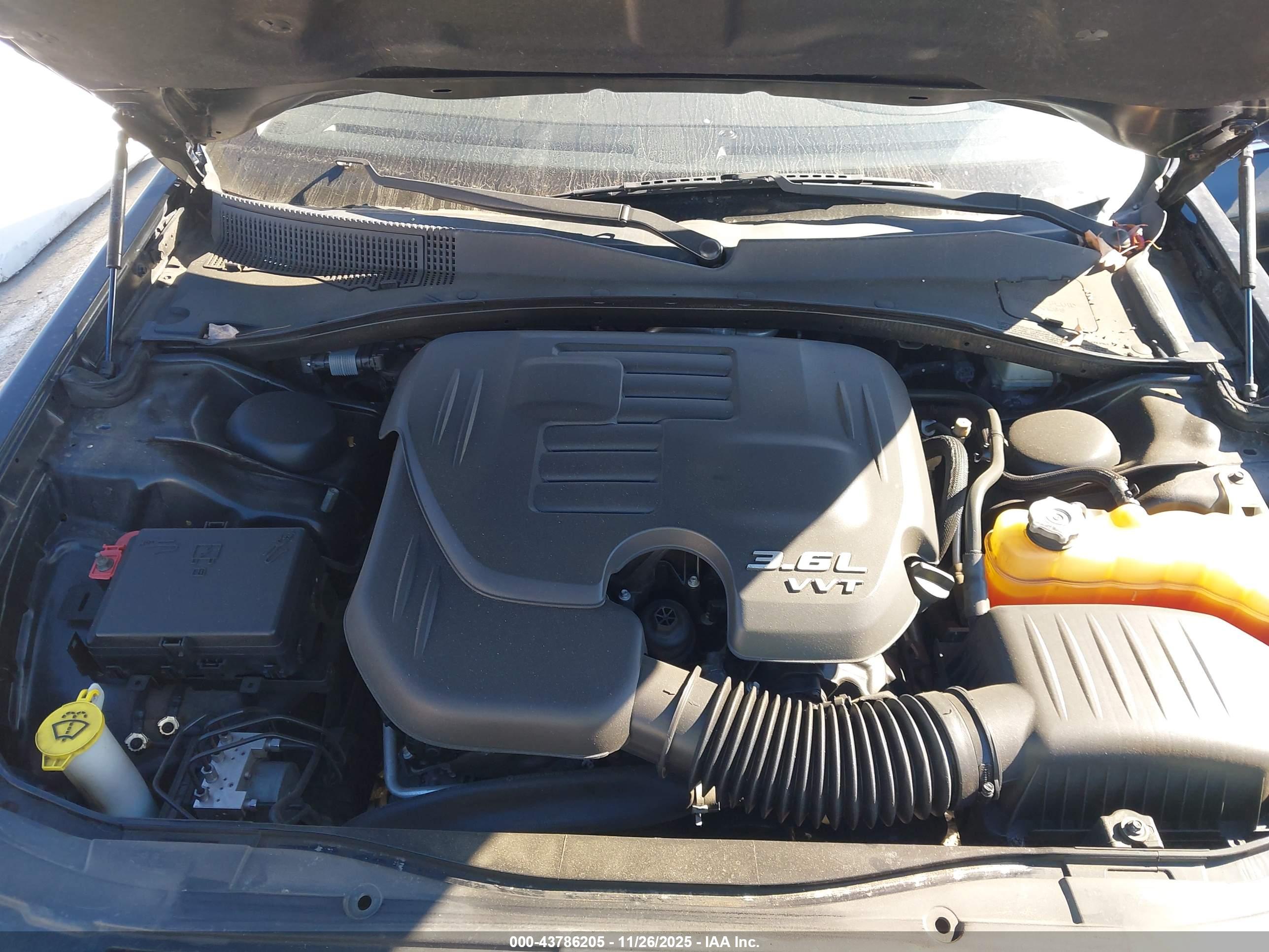 CHRYSLER 300C image 10