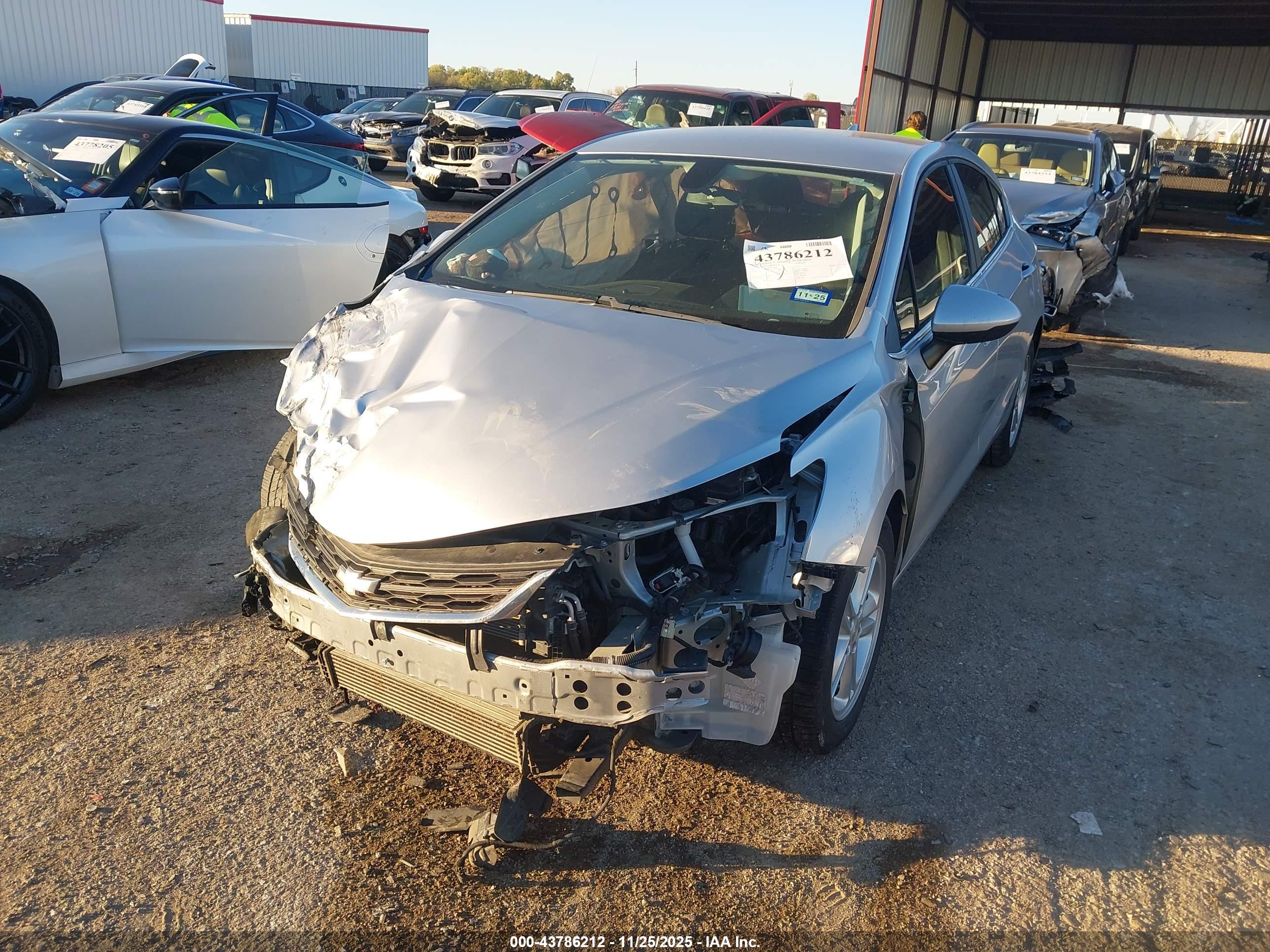 CHEVROLET CRUZE image 2