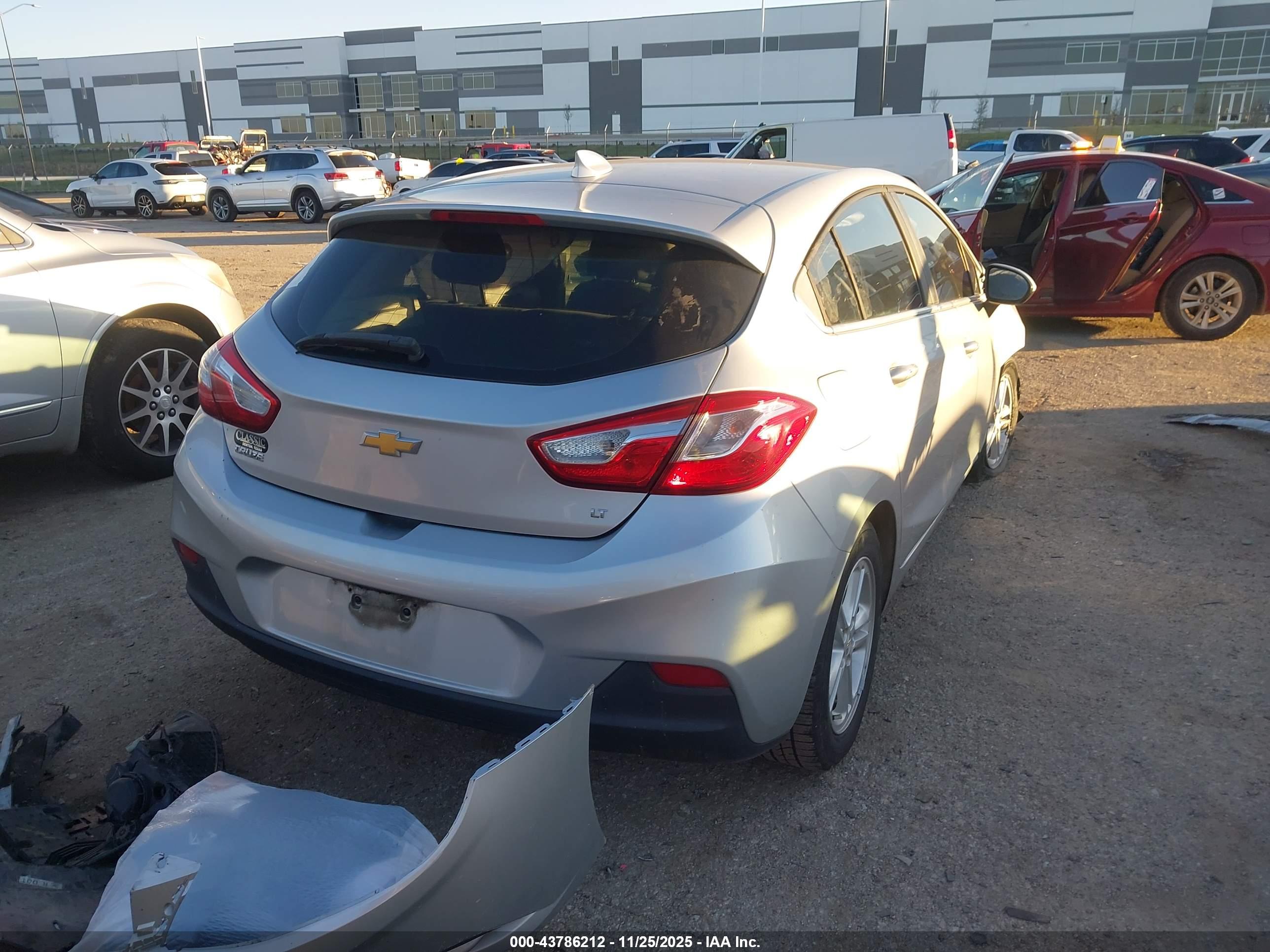 CHEVROLET CRUZE image 4