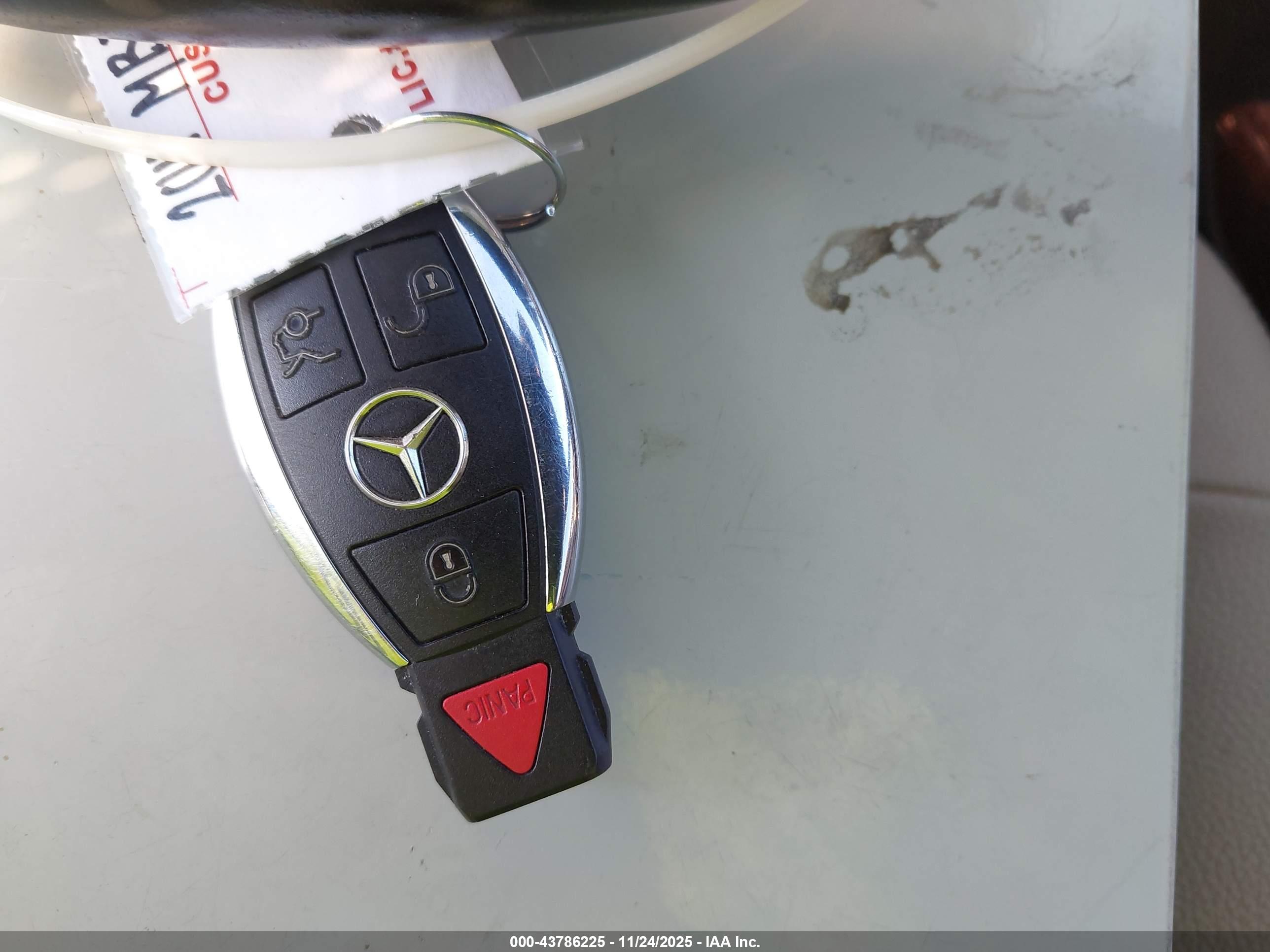 MERCEDES-BENZ E image 11