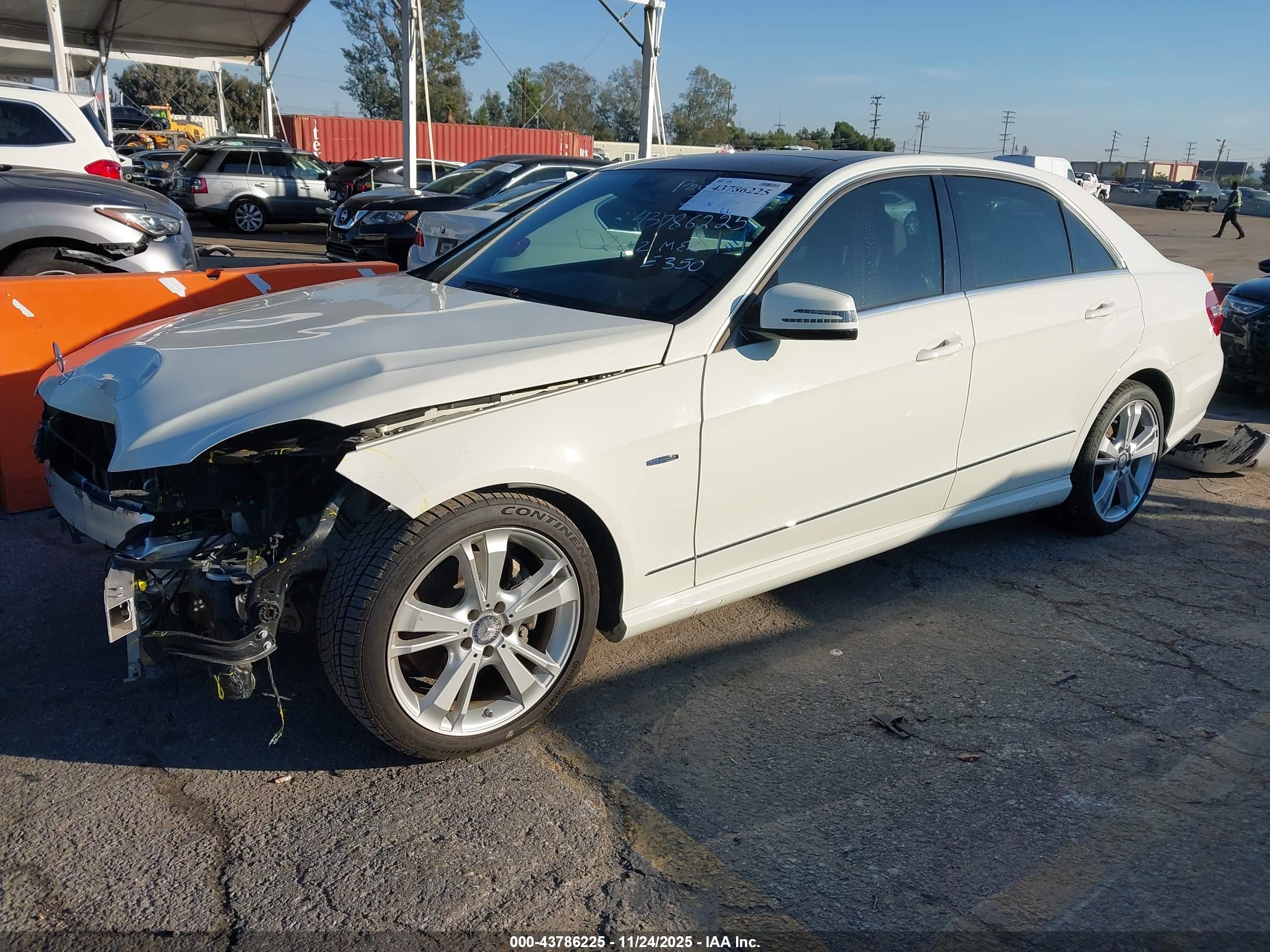 MERCEDES-BENZ E image 2