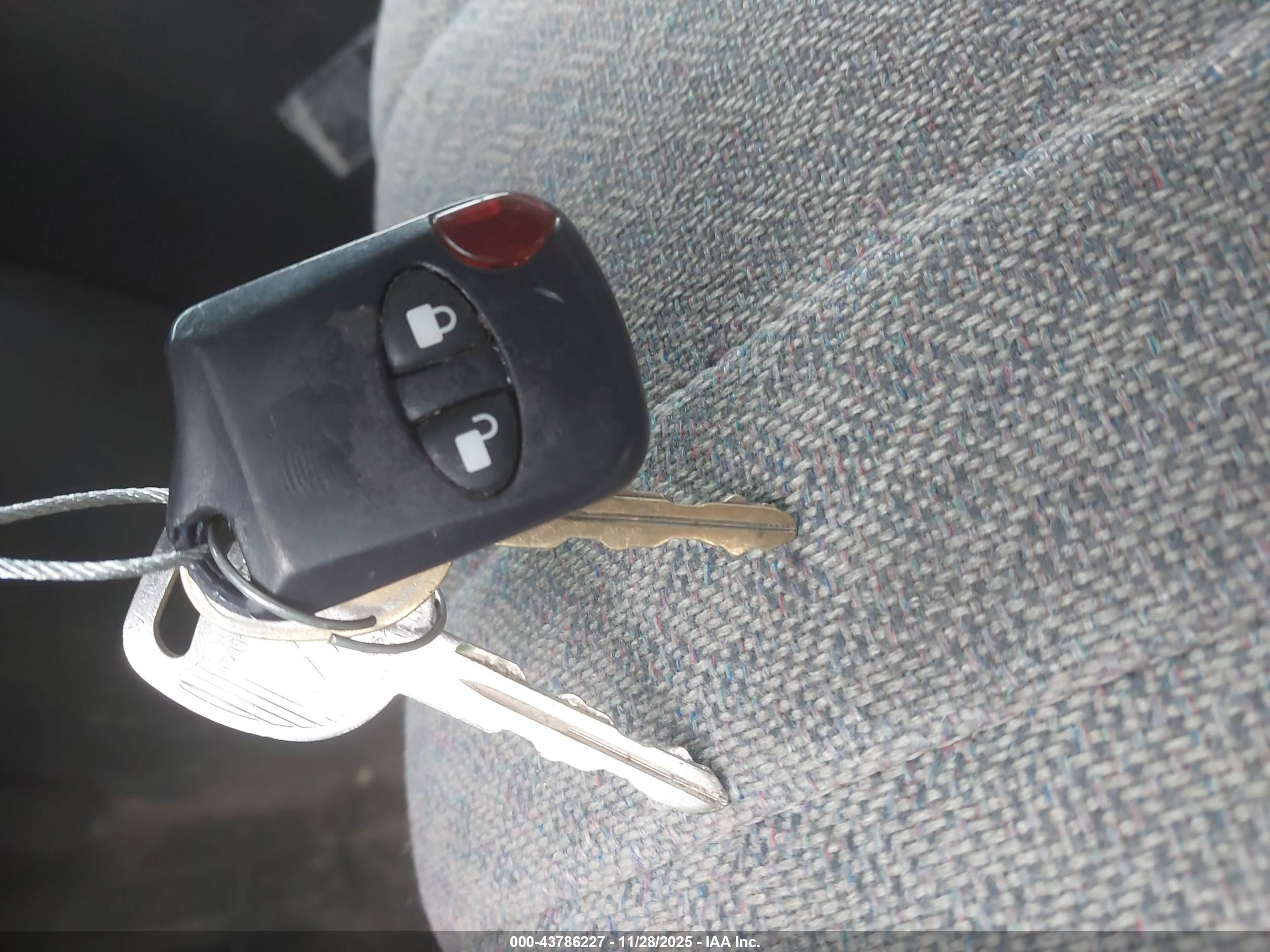 CHEVROLET EXPRESS image 11