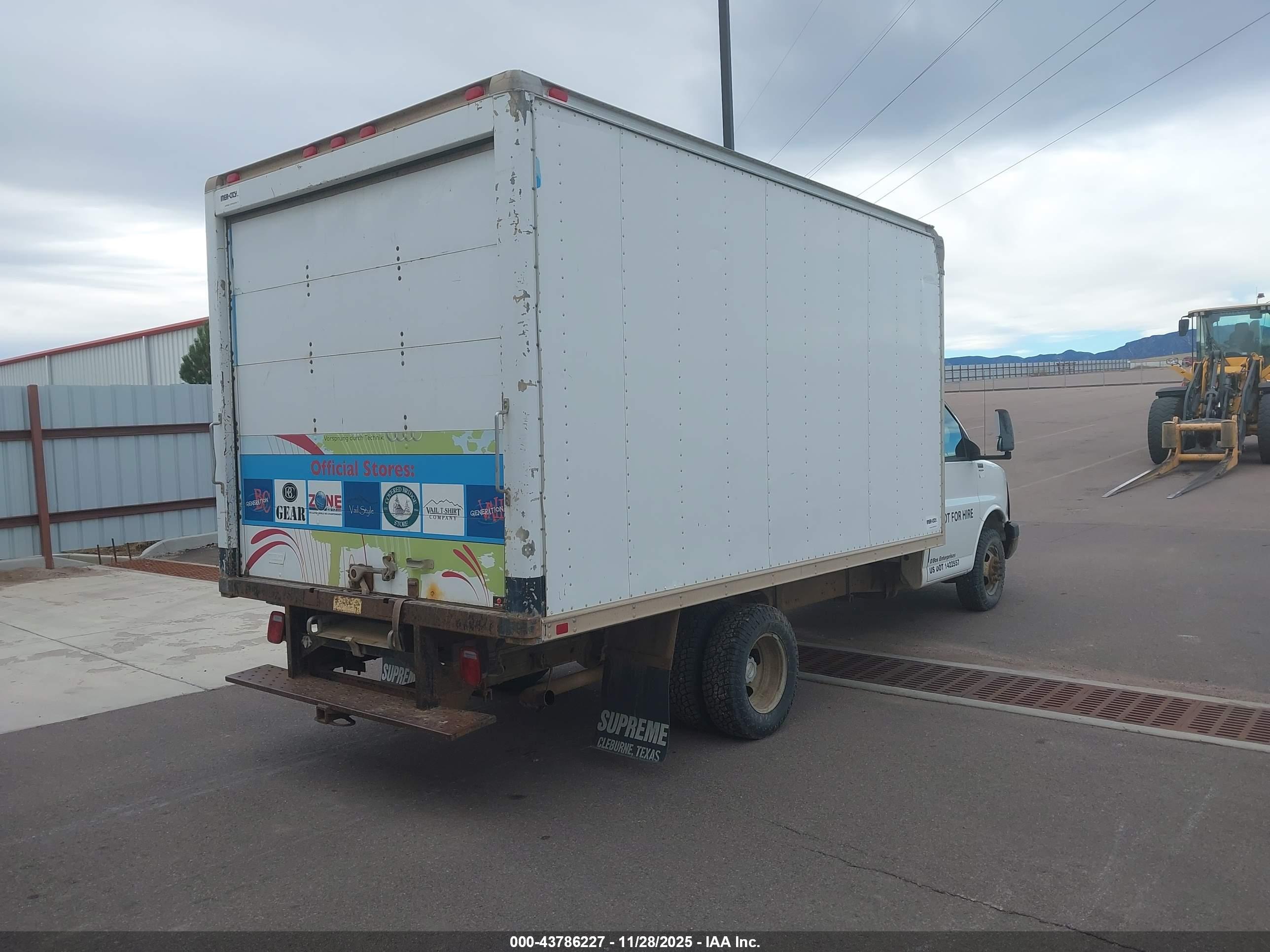 CHEVROLET EXPRESS image 4