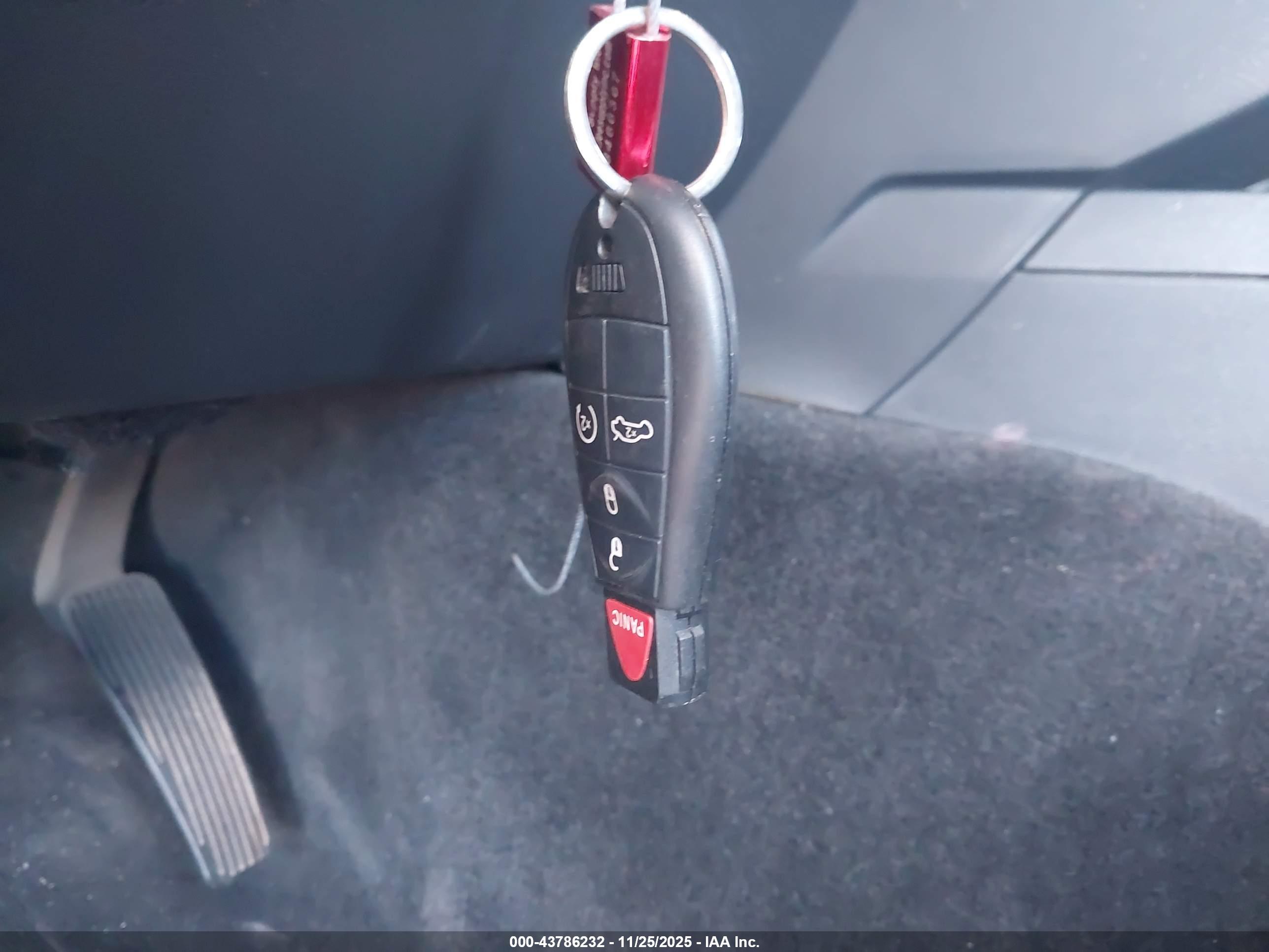 DODGE CHALLENGER image 11