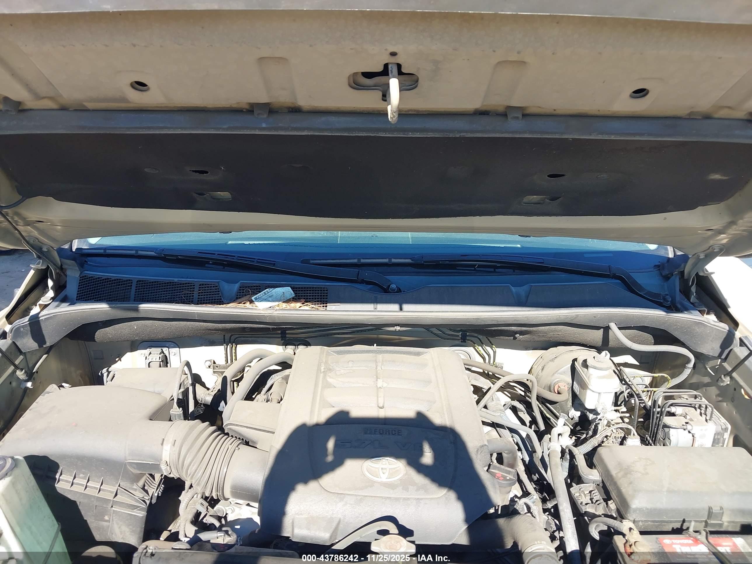 TOYOTA TUNDRA image 10