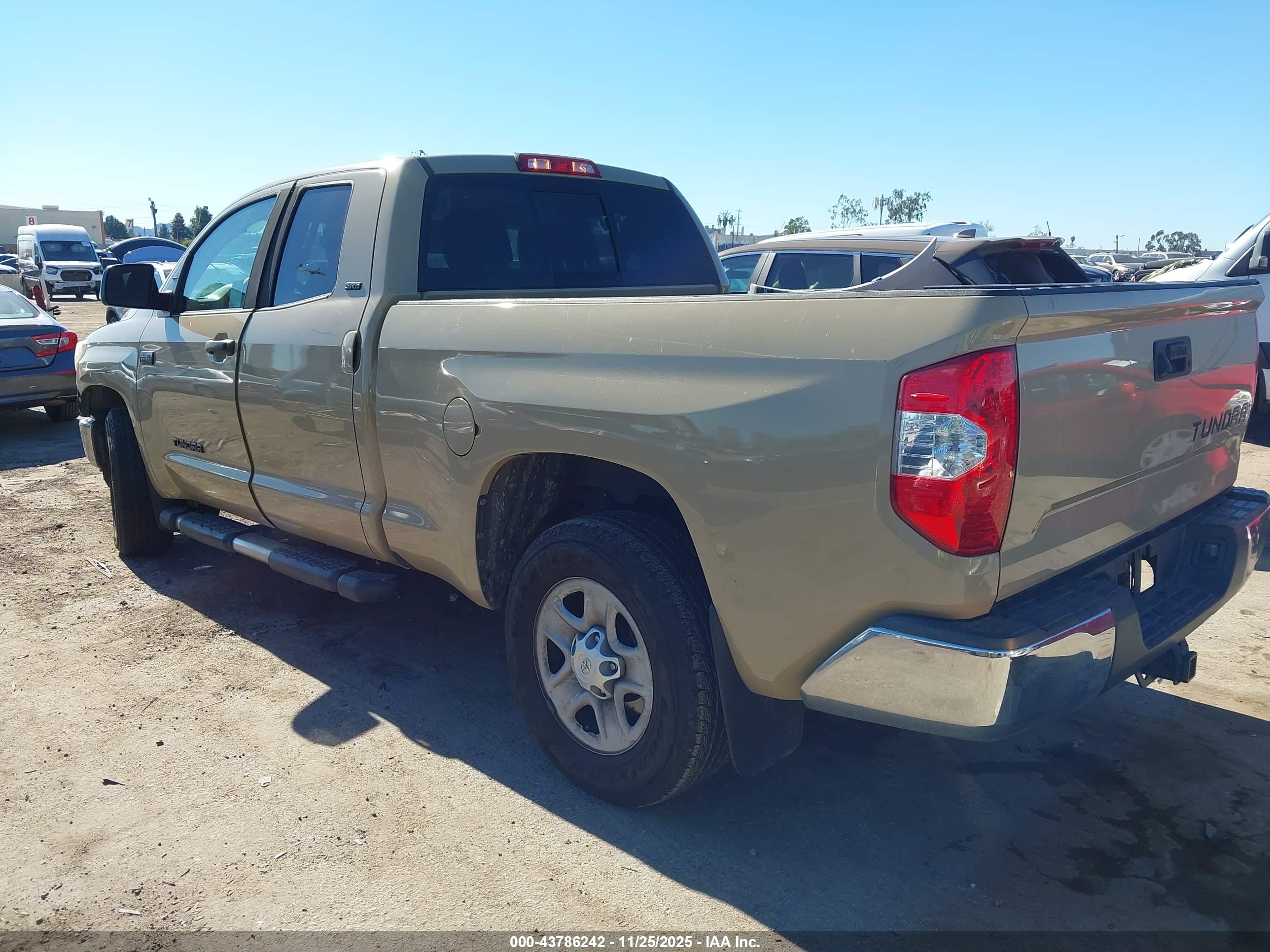 TOYOTA TUNDRA image 3