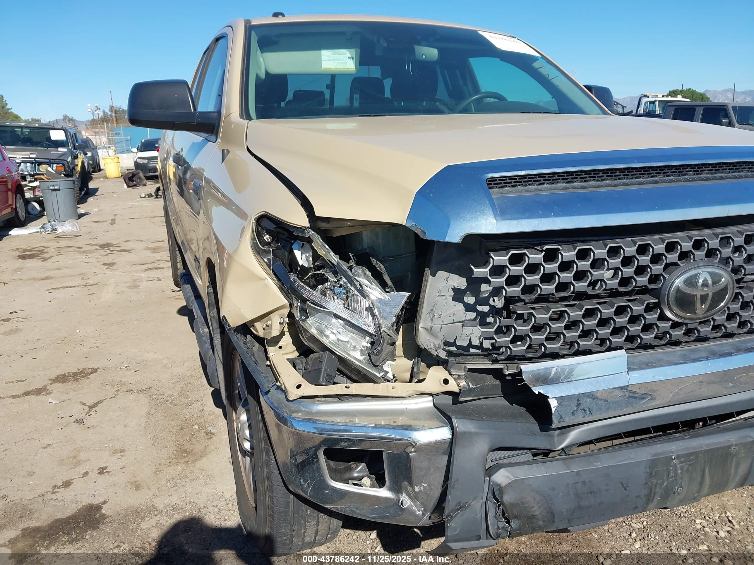 TOYOTA TUNDRA image 6
