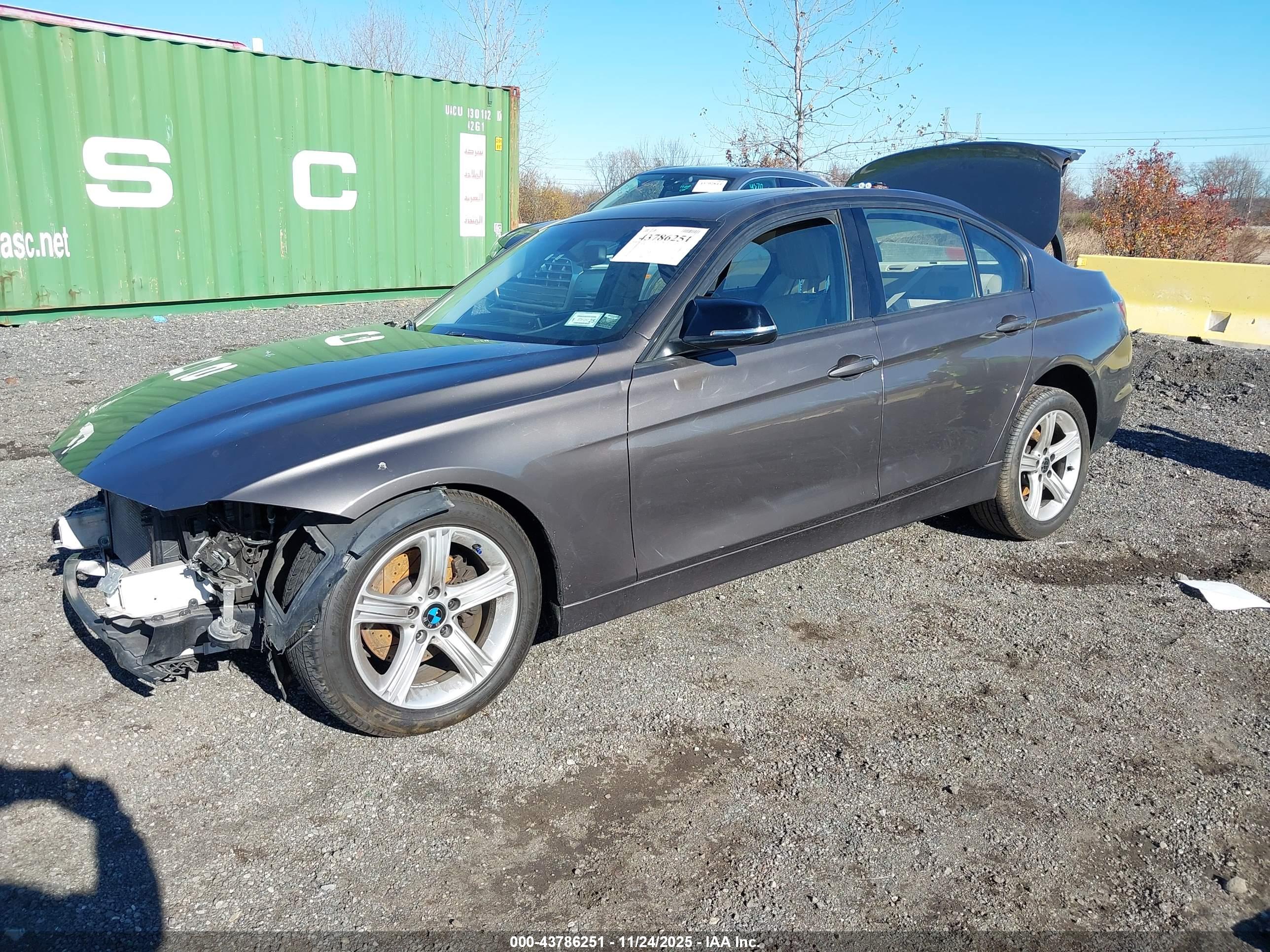 BMW 328I image 2