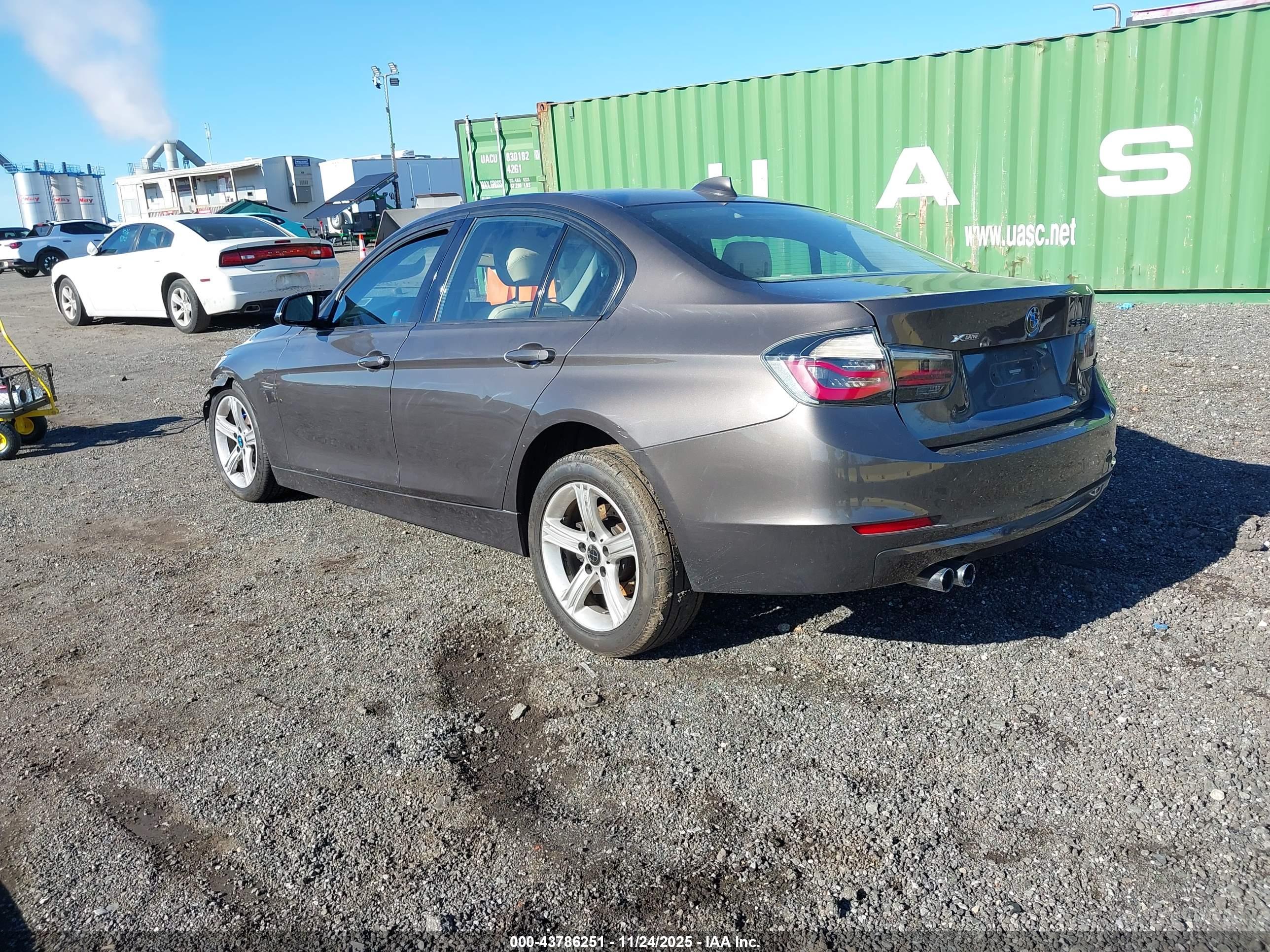 BMW 328I image 3