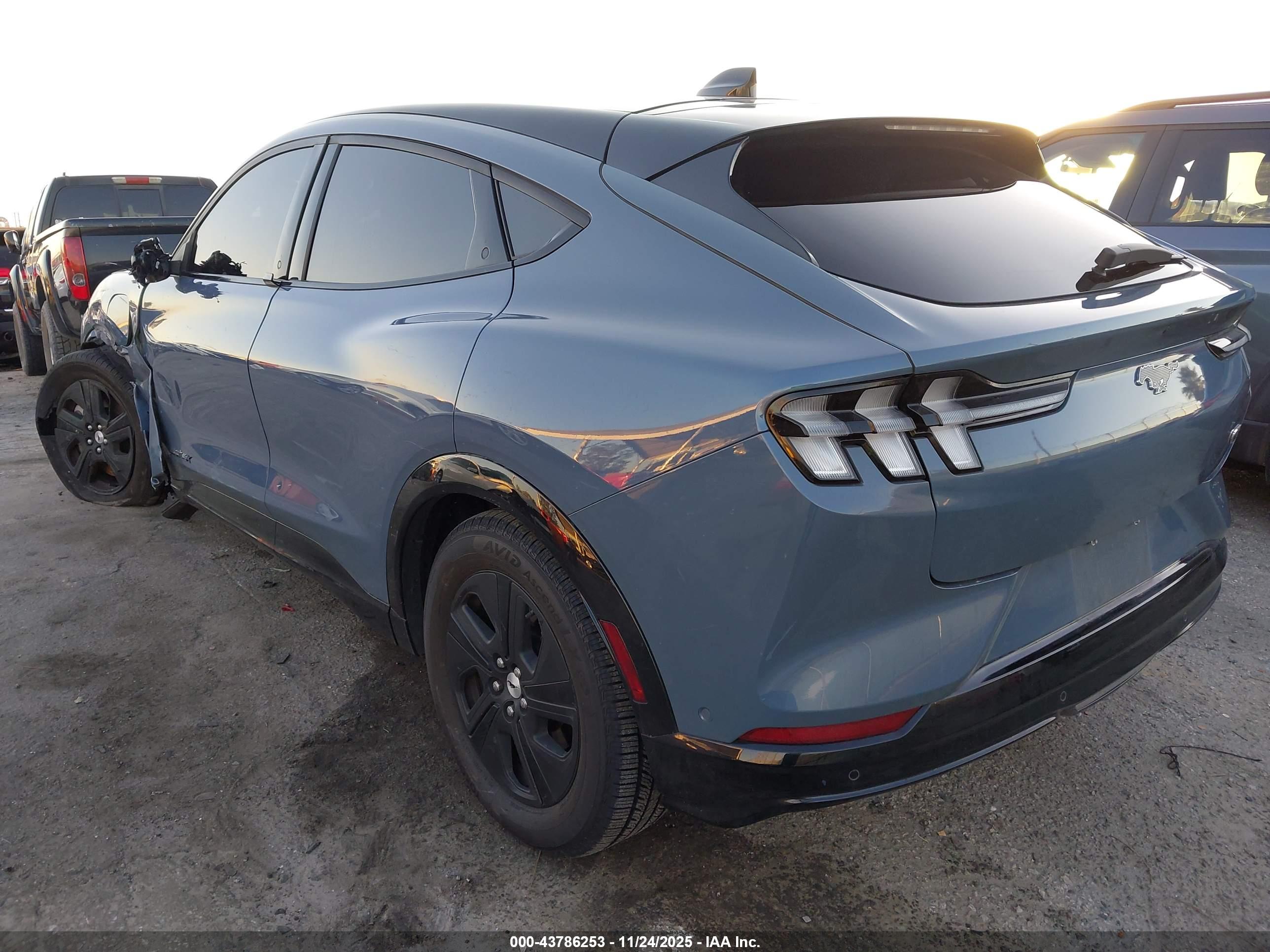 FORD MUSTANG image 3