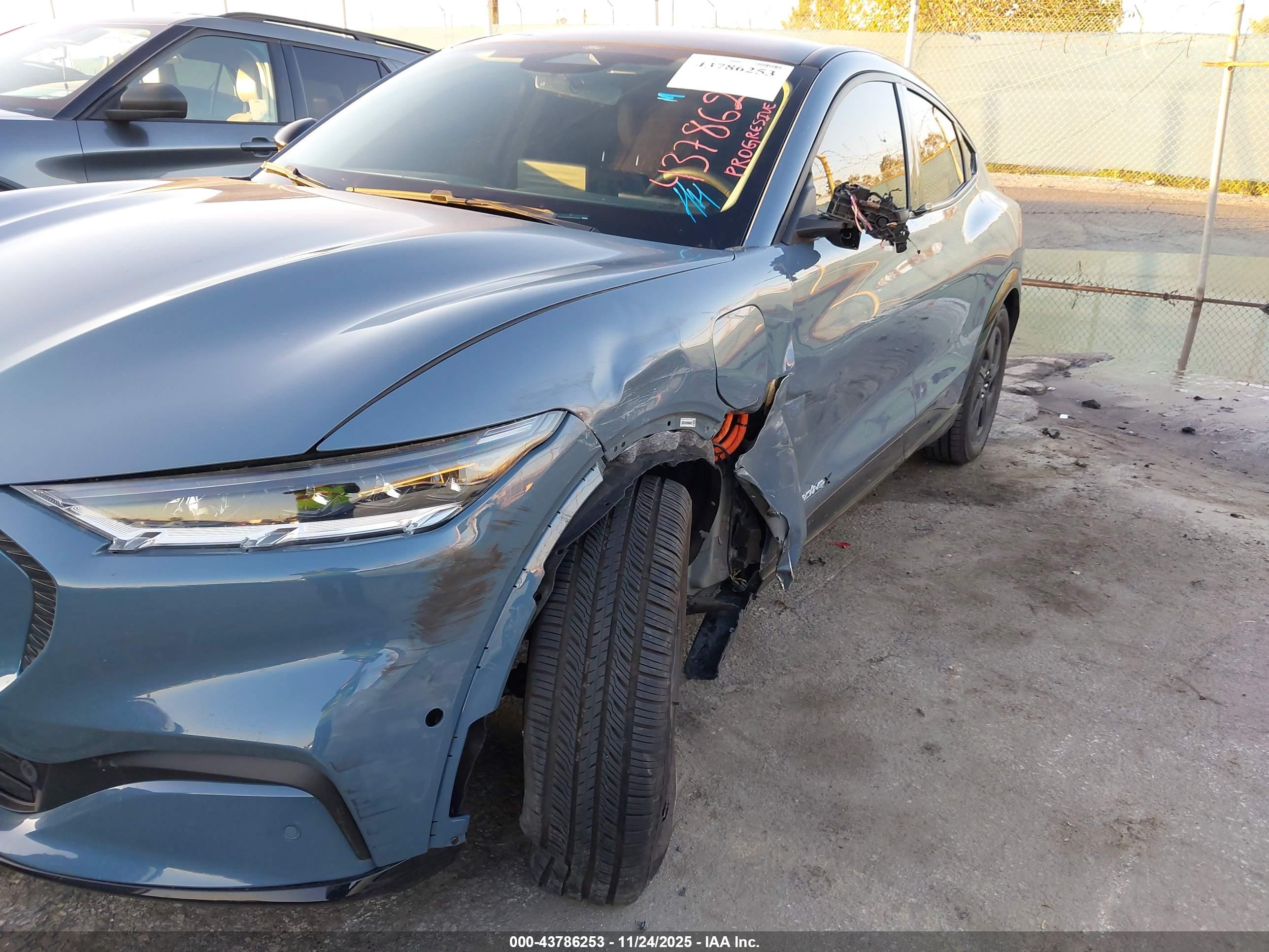 FORD MUSTANG image 6