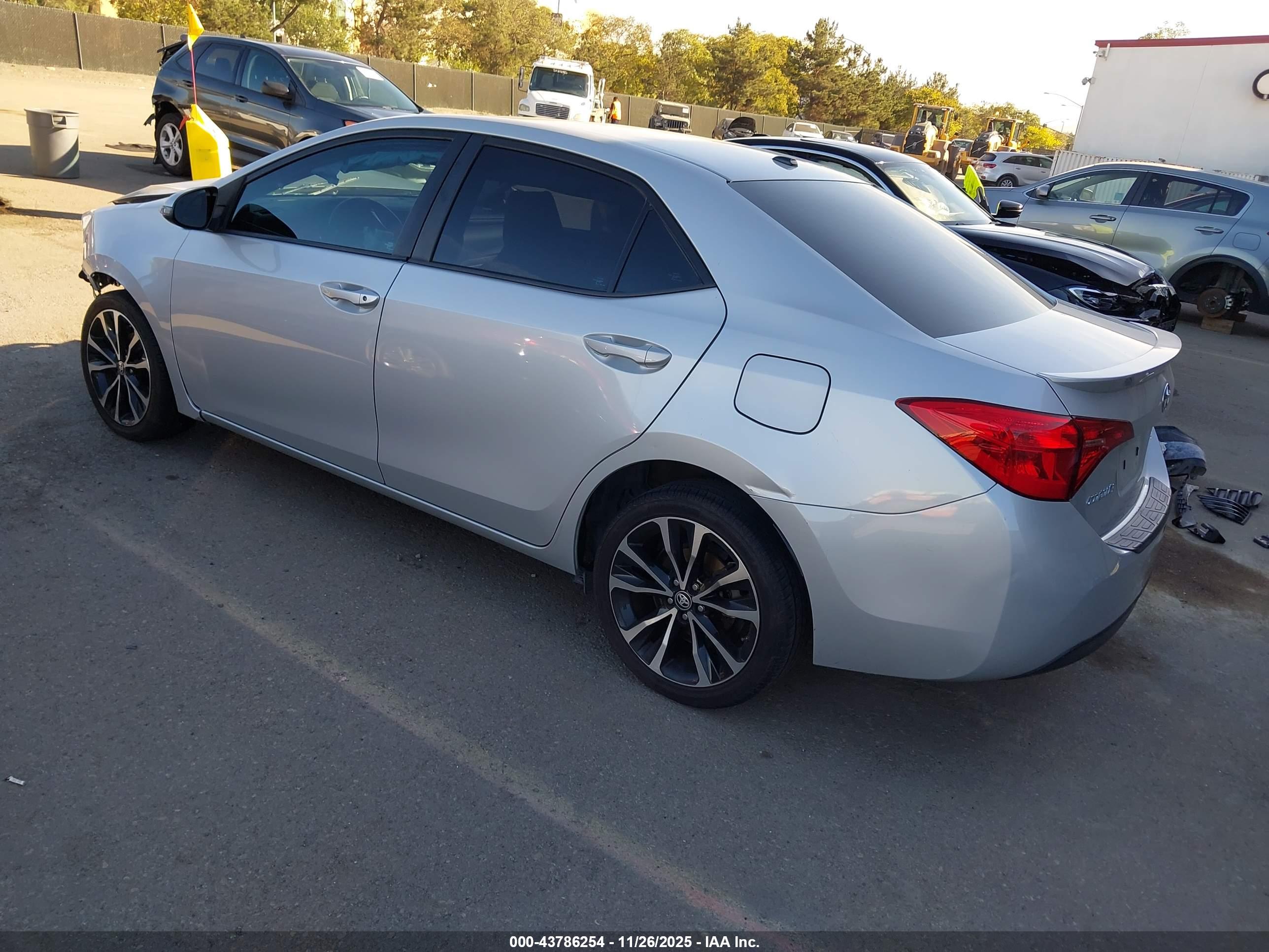 TOYOTA COROLLA image 3