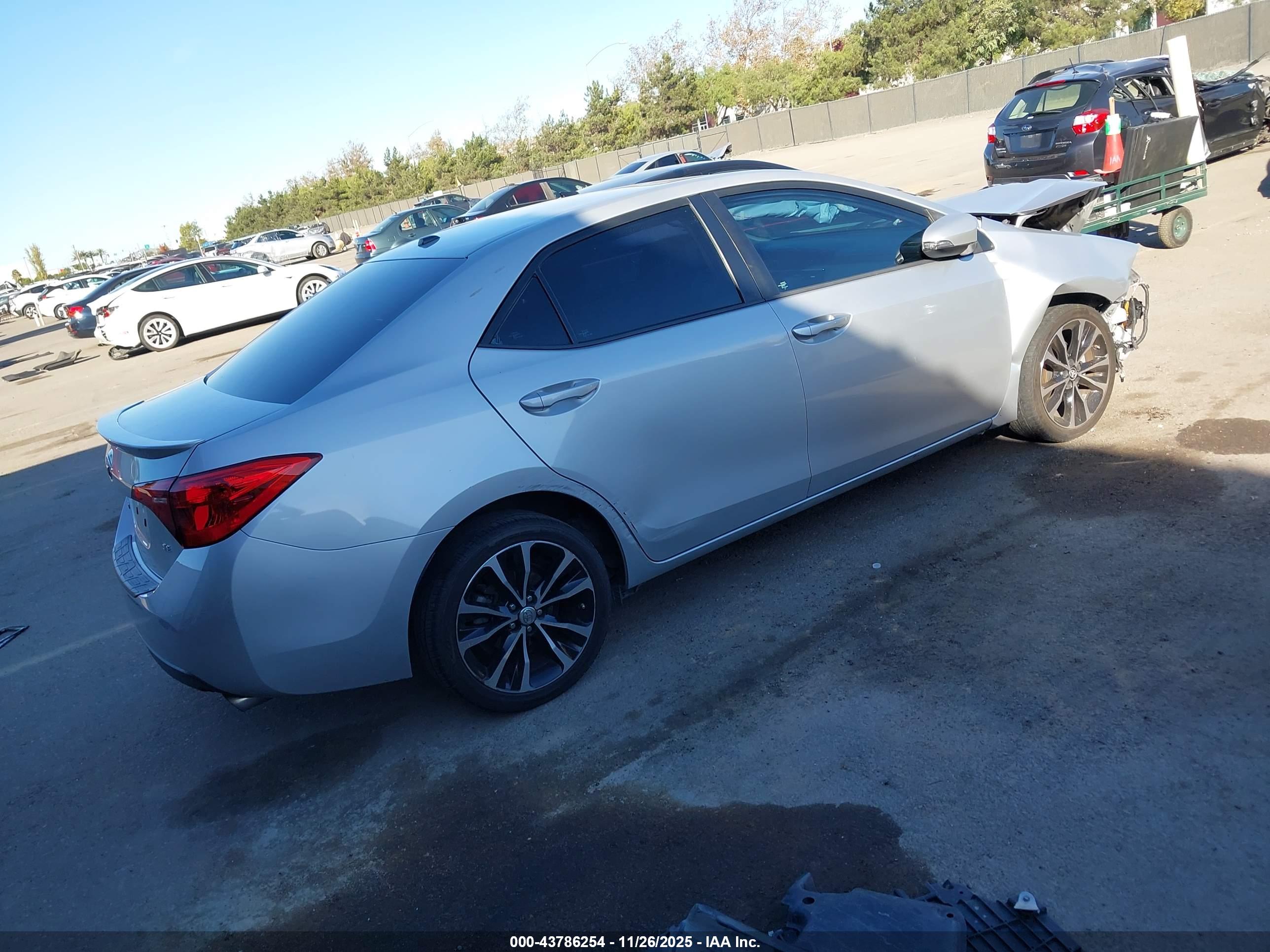 TOYOTA COROLLA image 4