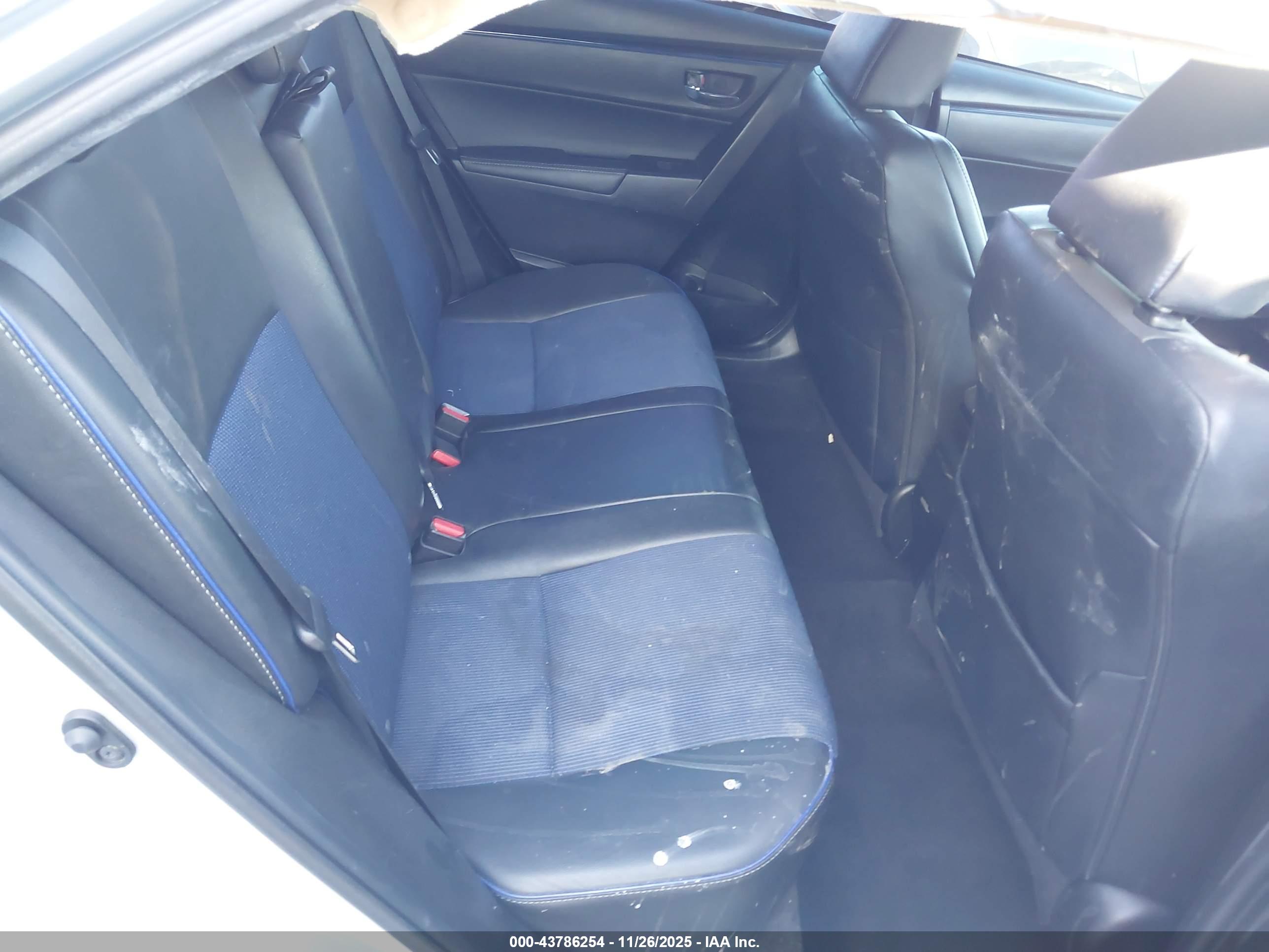 TOYOTA COROLLA image 8