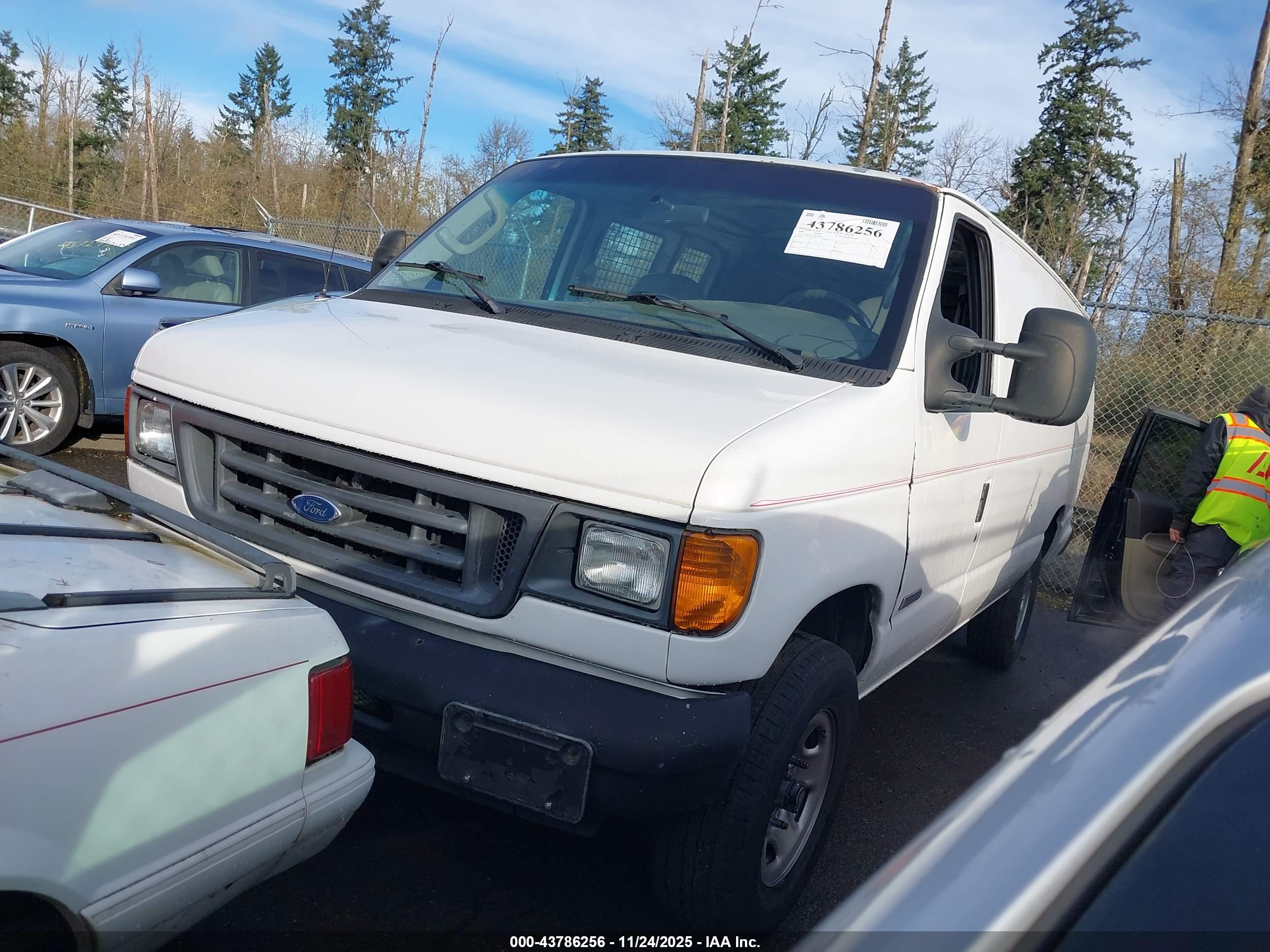 FORD E-350 image 2